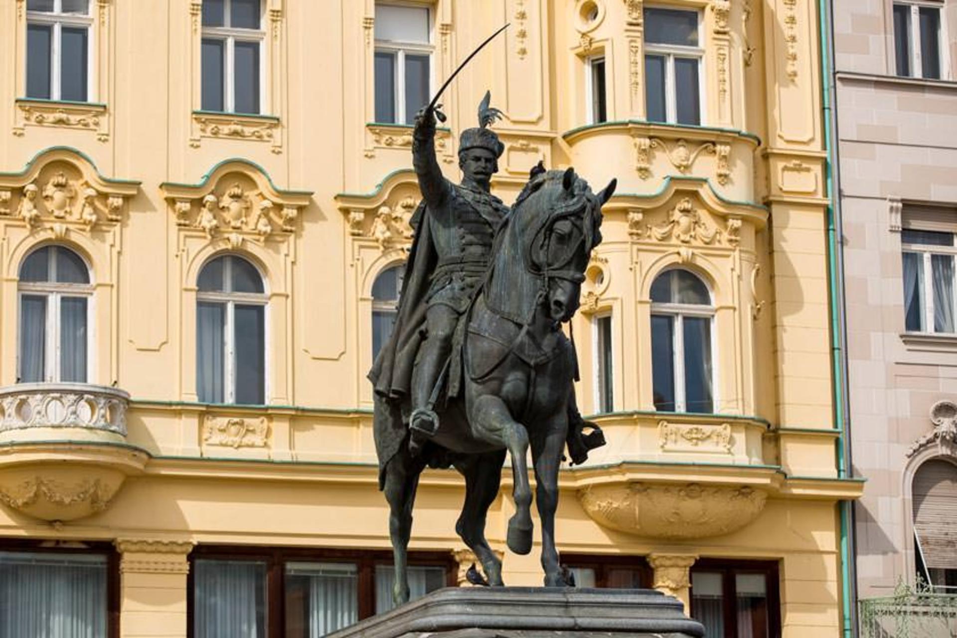 میدان بان یوسیپ یلاچیچ