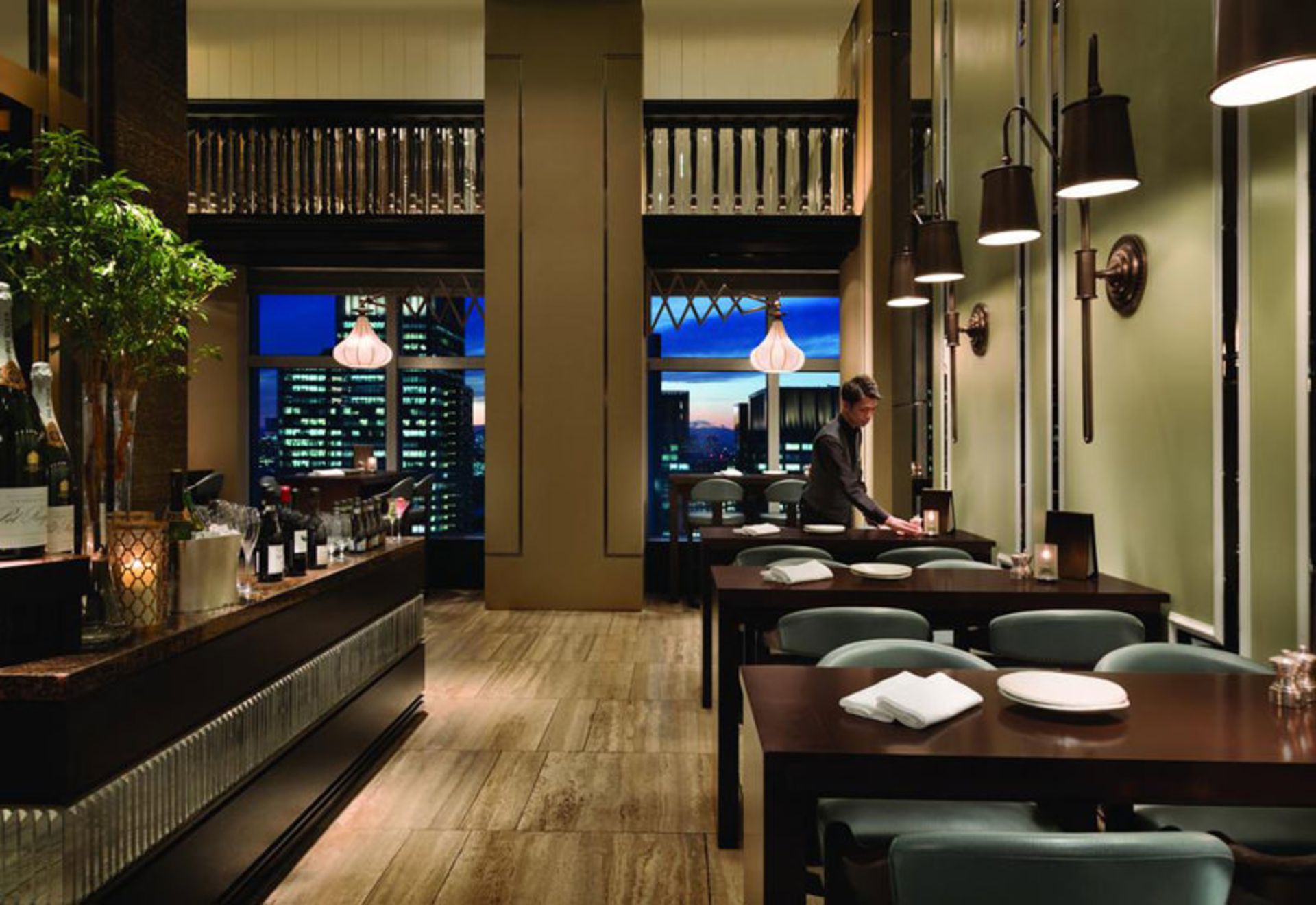 هتل شانگری لا (Shangri-La Hotel)