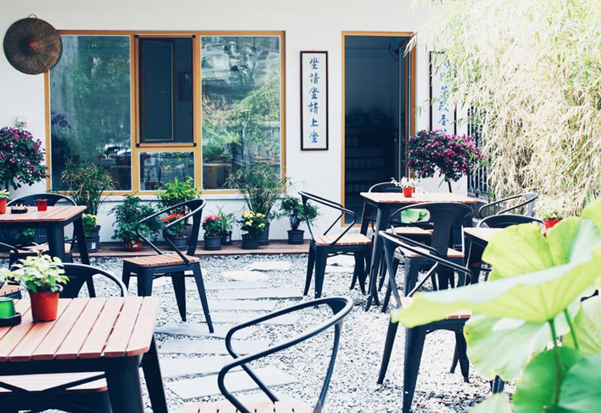هتل دیز فوربیدن (Days Inn Forbidden)