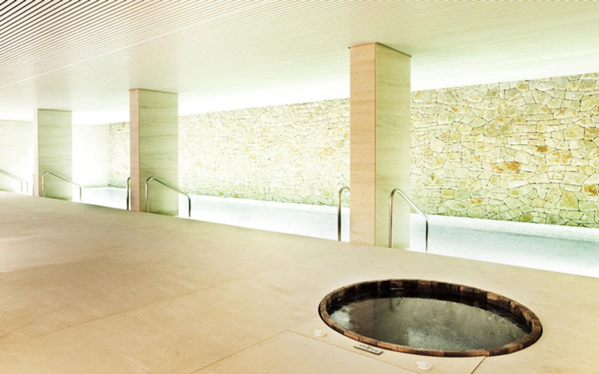هتل اسکوئر ناین بلگراد (Square Nine Hotel Belgrade)