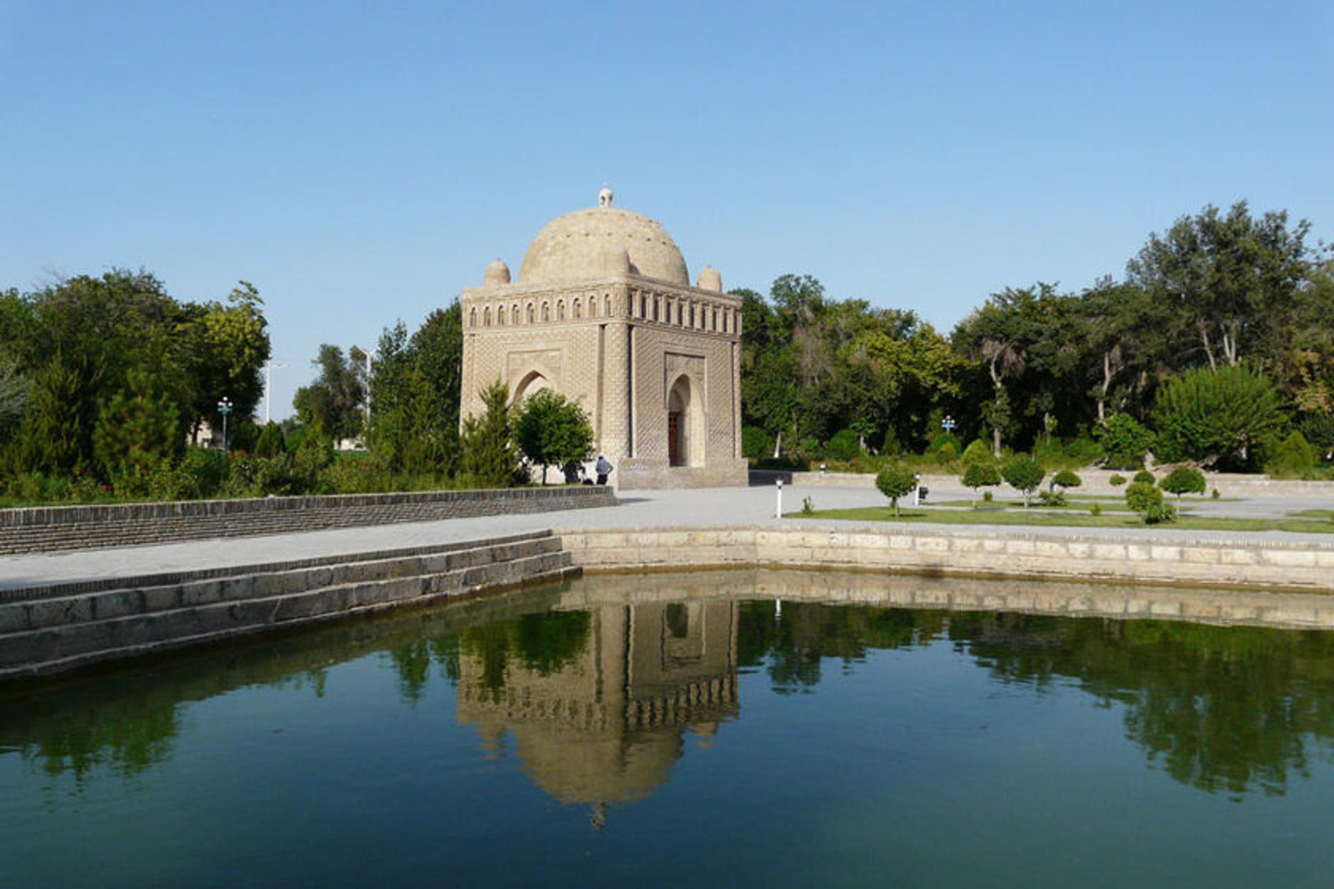 آرامگاه اسماعیل سامانی