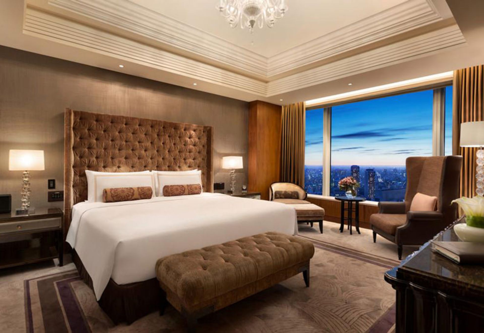 هتل شانگری لا (Shangri-La Hotel)