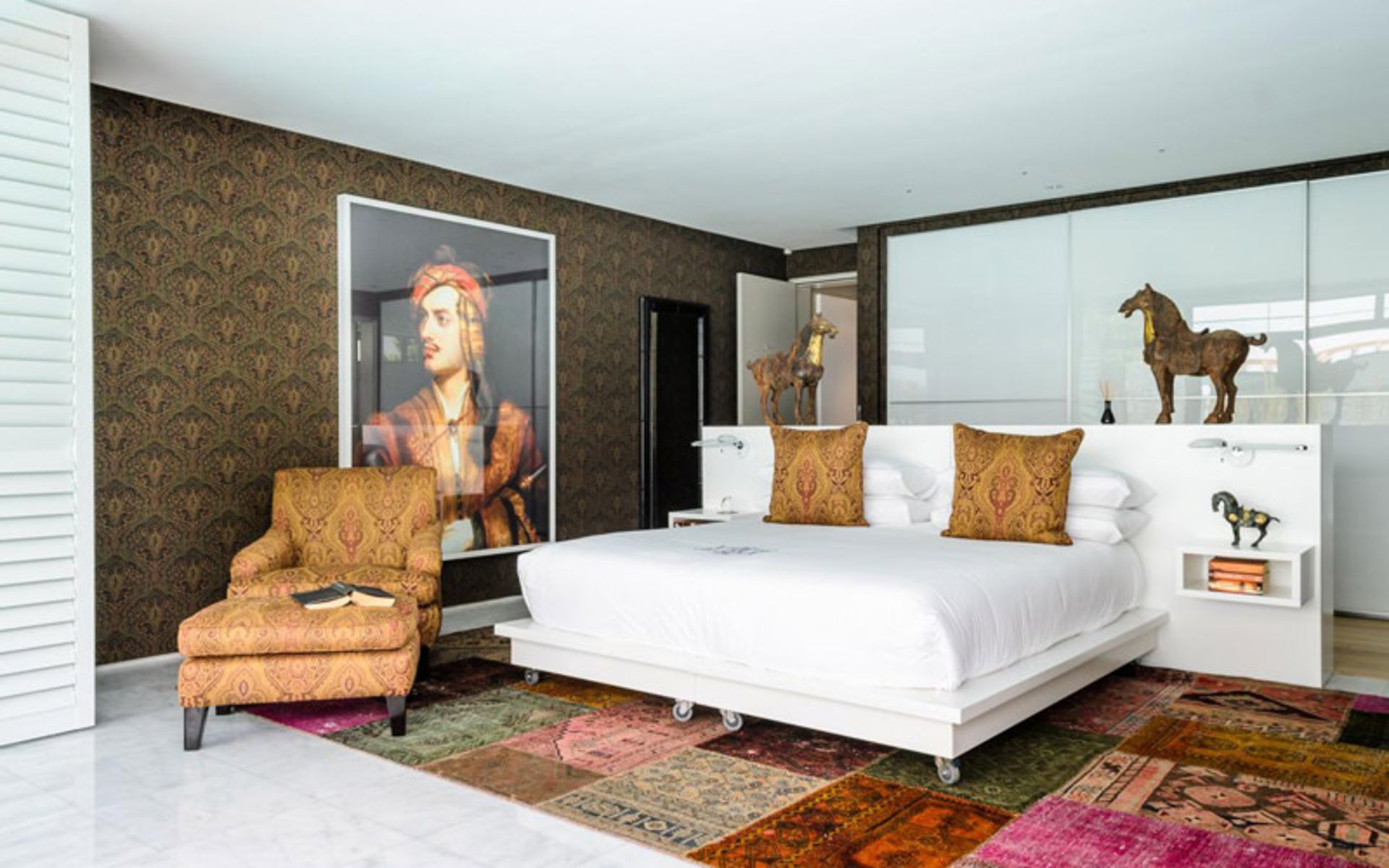 هتل مانا بی فاین بوتیک (MannaBay Fine Boutique Hotel)