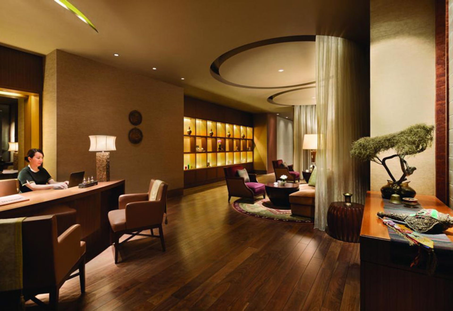 هتل شانگری لا (Shangri-La Hotel)