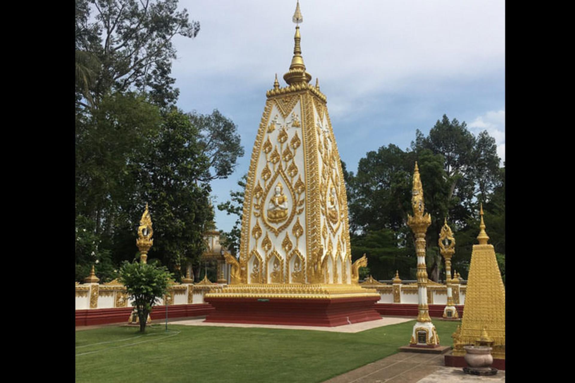 Wat Phra That Nong Bua