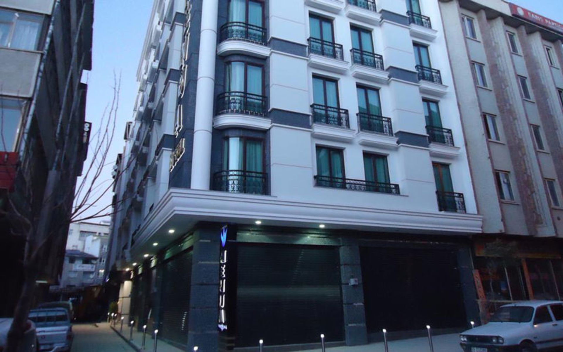 هتل منوآ (Menua Hotel)