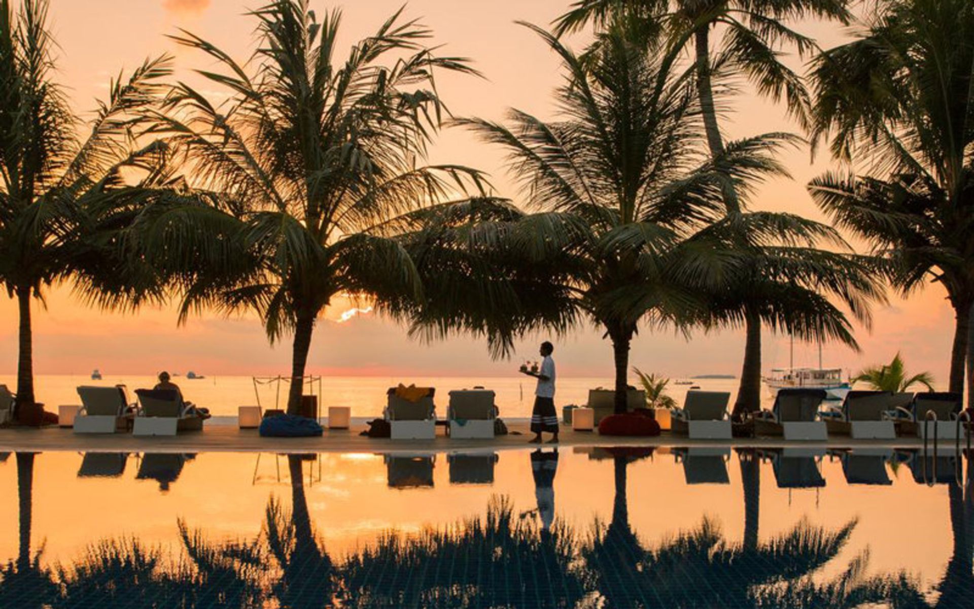 هتل مرو اسپا اند ریزورت (Meeru Island Resort & Spa)