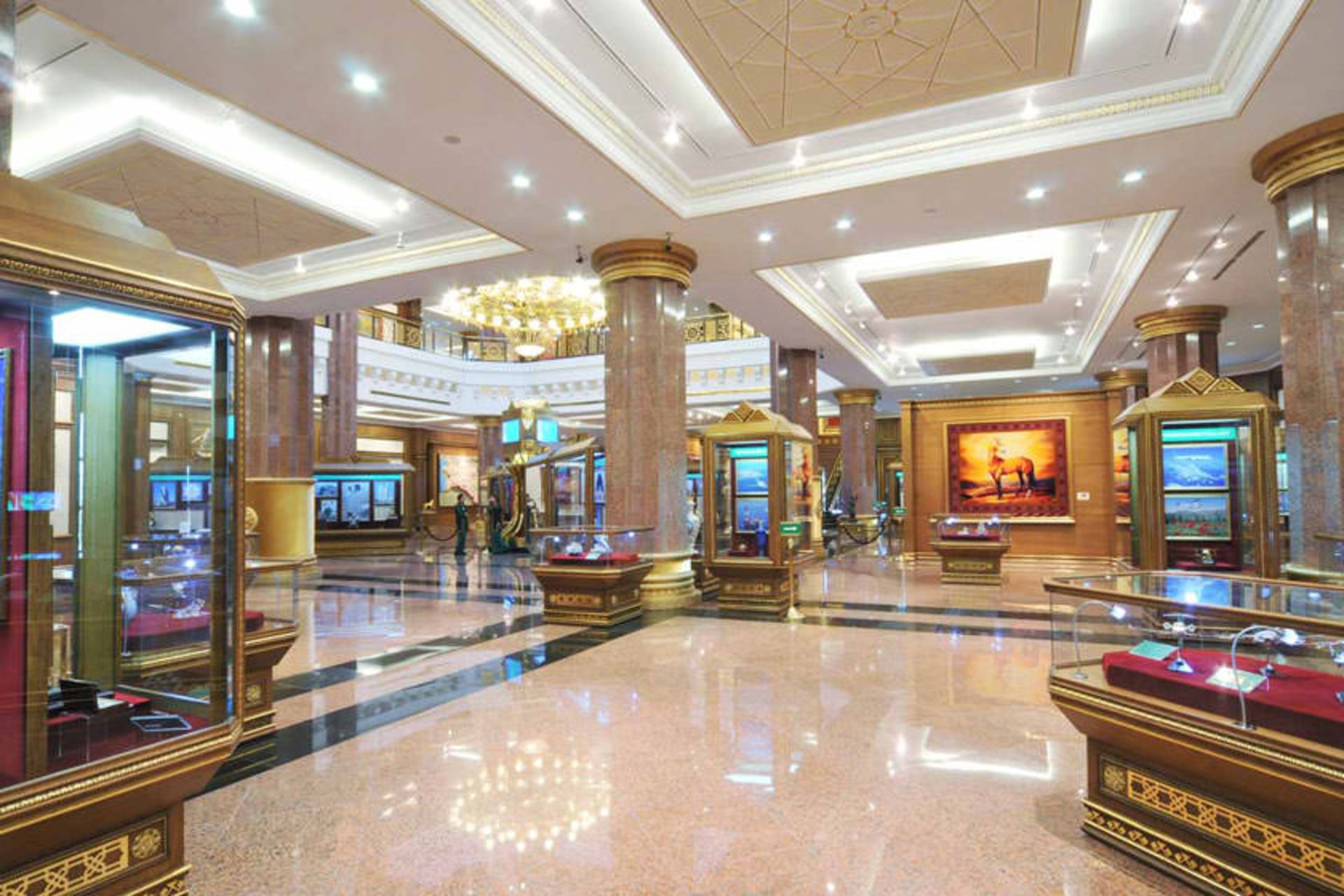 موزه ملی تاریخ عشق آباد
