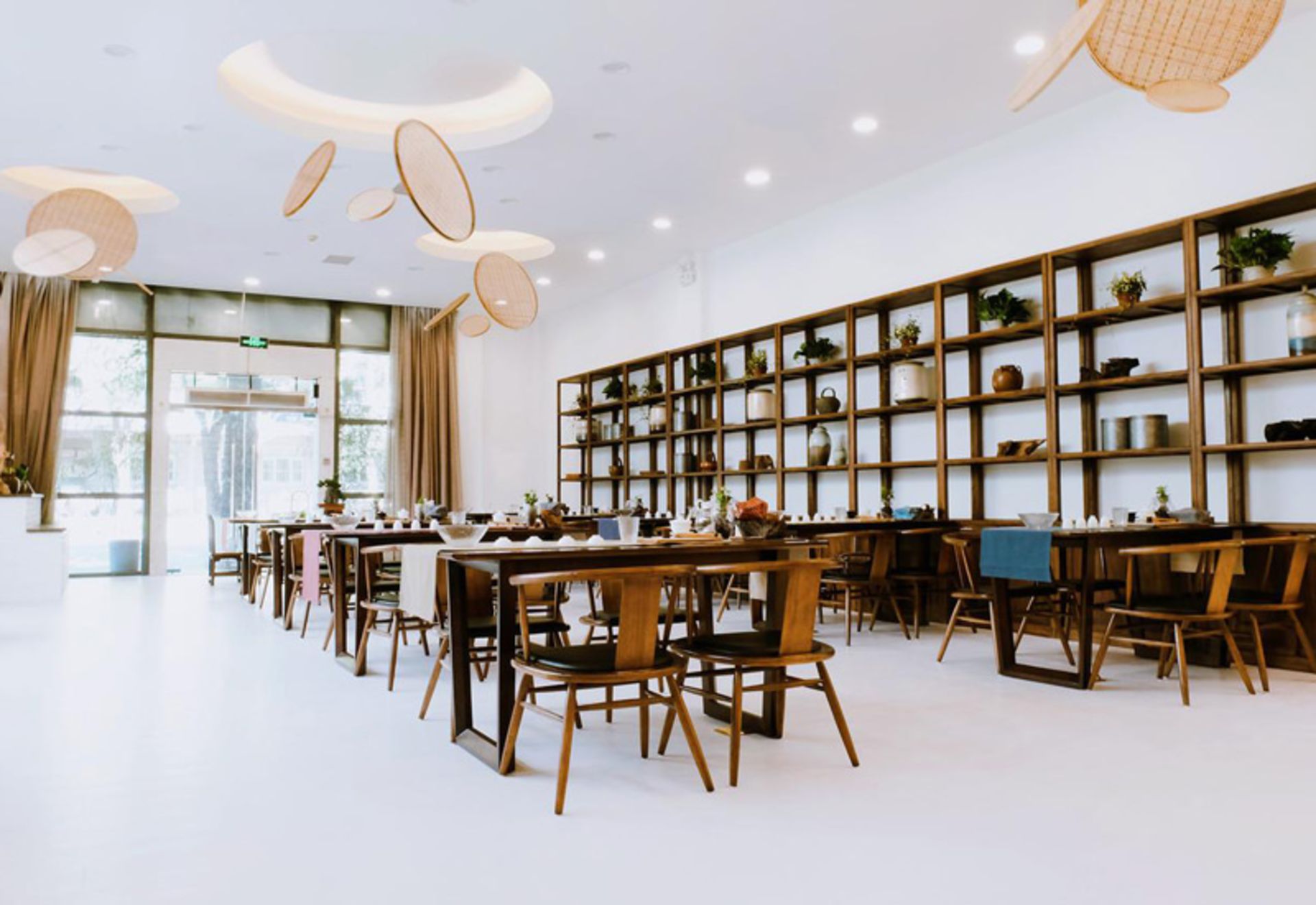 هتل دیز فوربیدن (Days Inn Forbidden)
