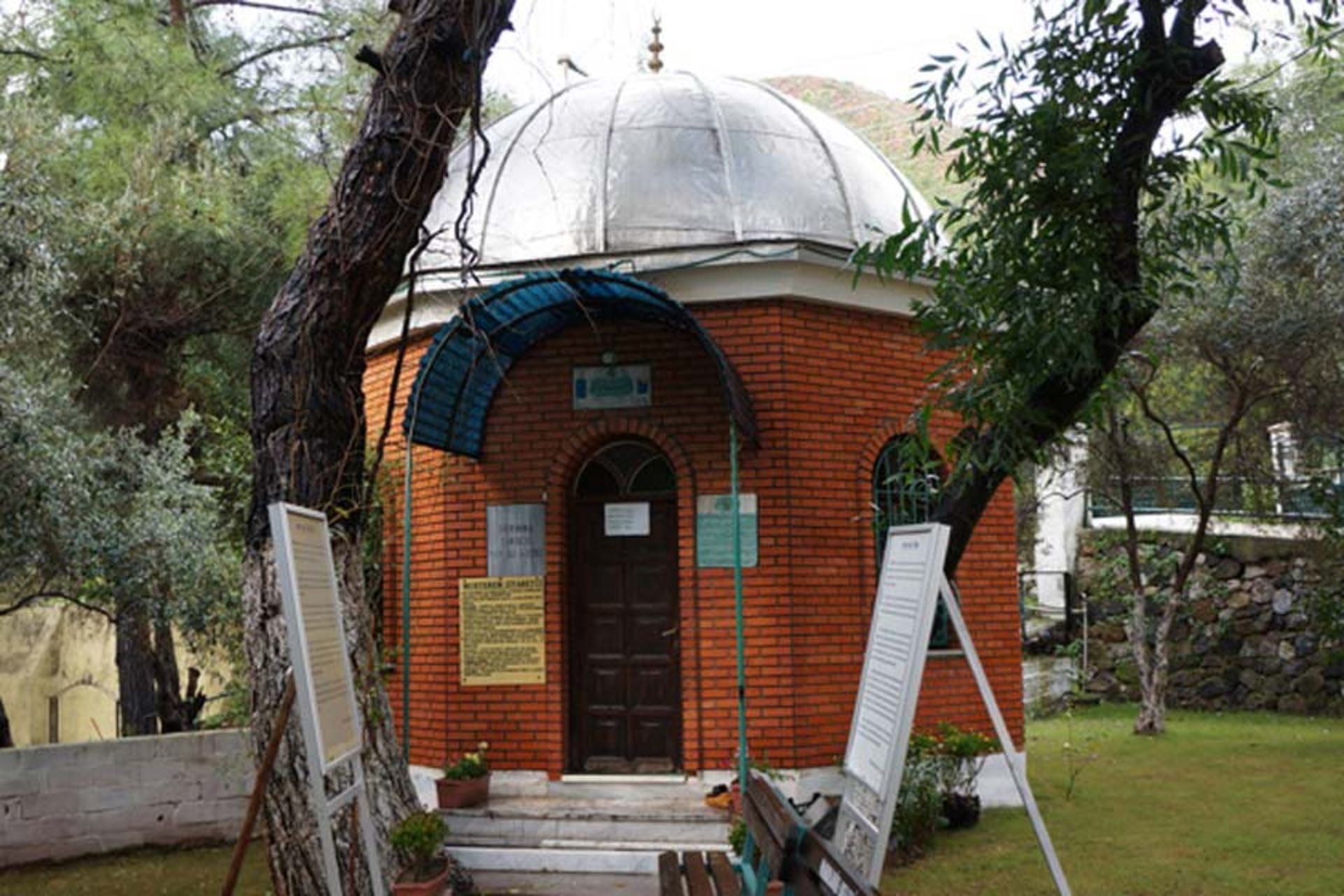 آرامگاه ساریانا مارماریس