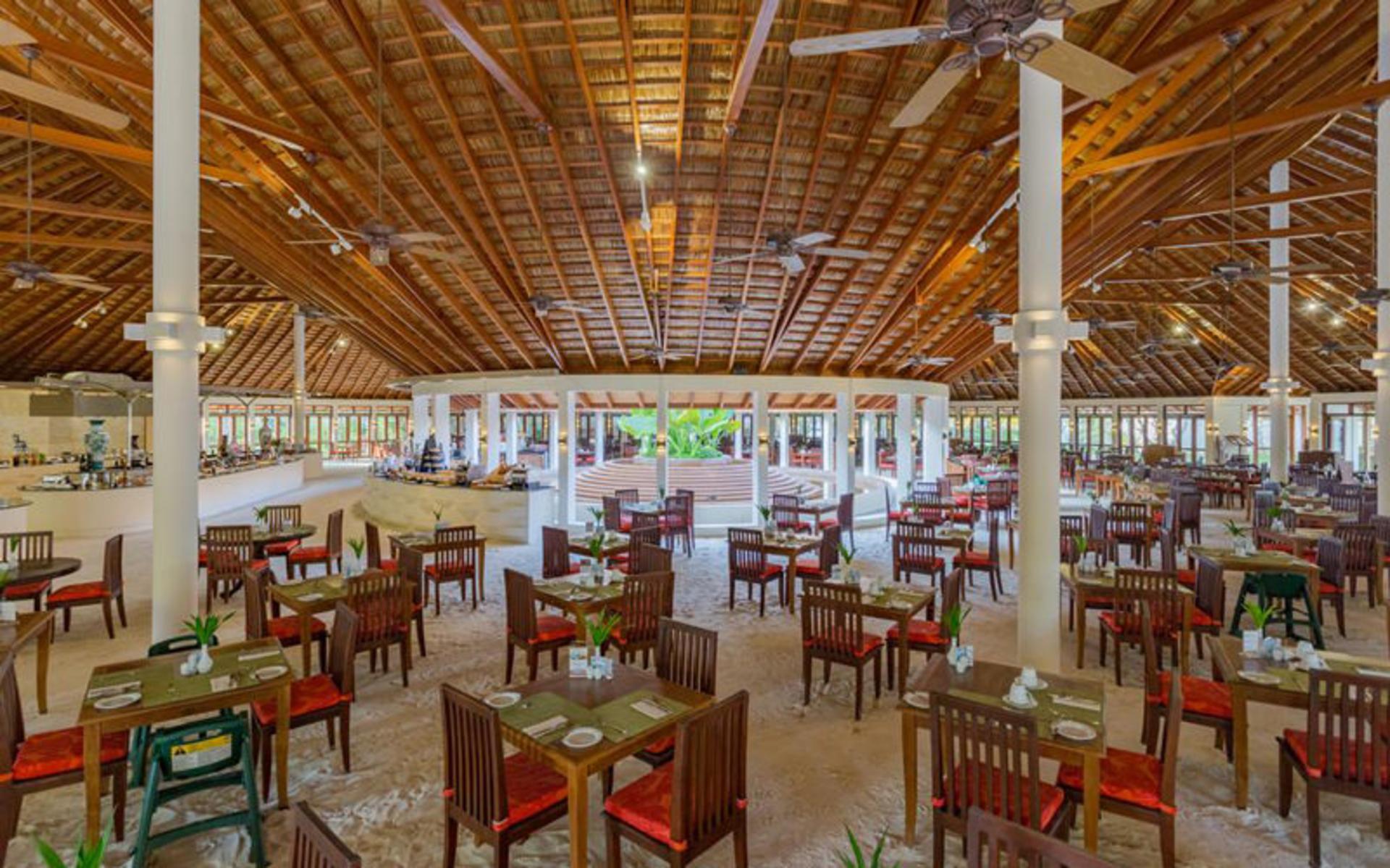 هتل مرو اسپا اند ریزورت (Meeru Island Resort & Spa)