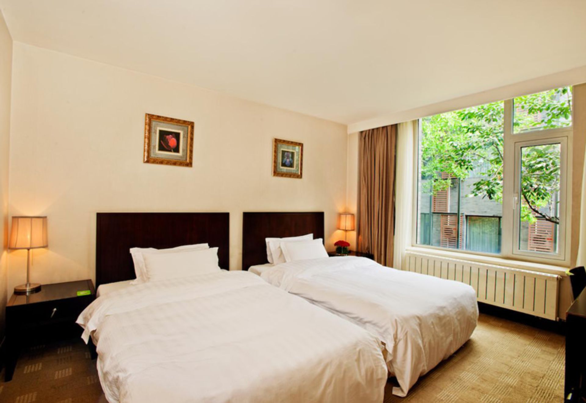 هتل دیز فوربیدن (Days Inn Forbidden)