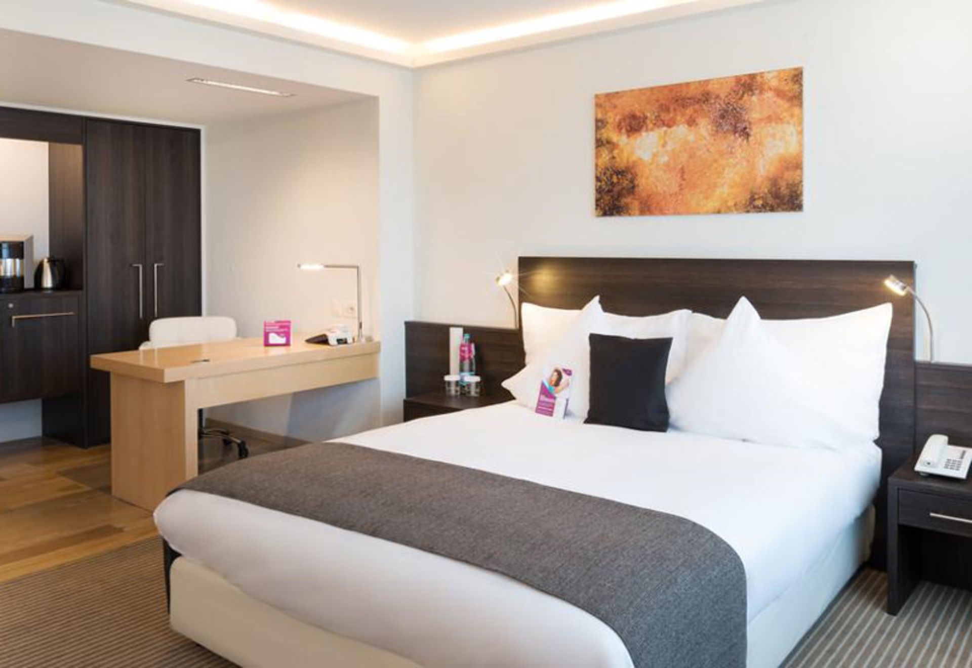 هتل کراون پلازا زوریخ (Crowne Plaza Zürich)