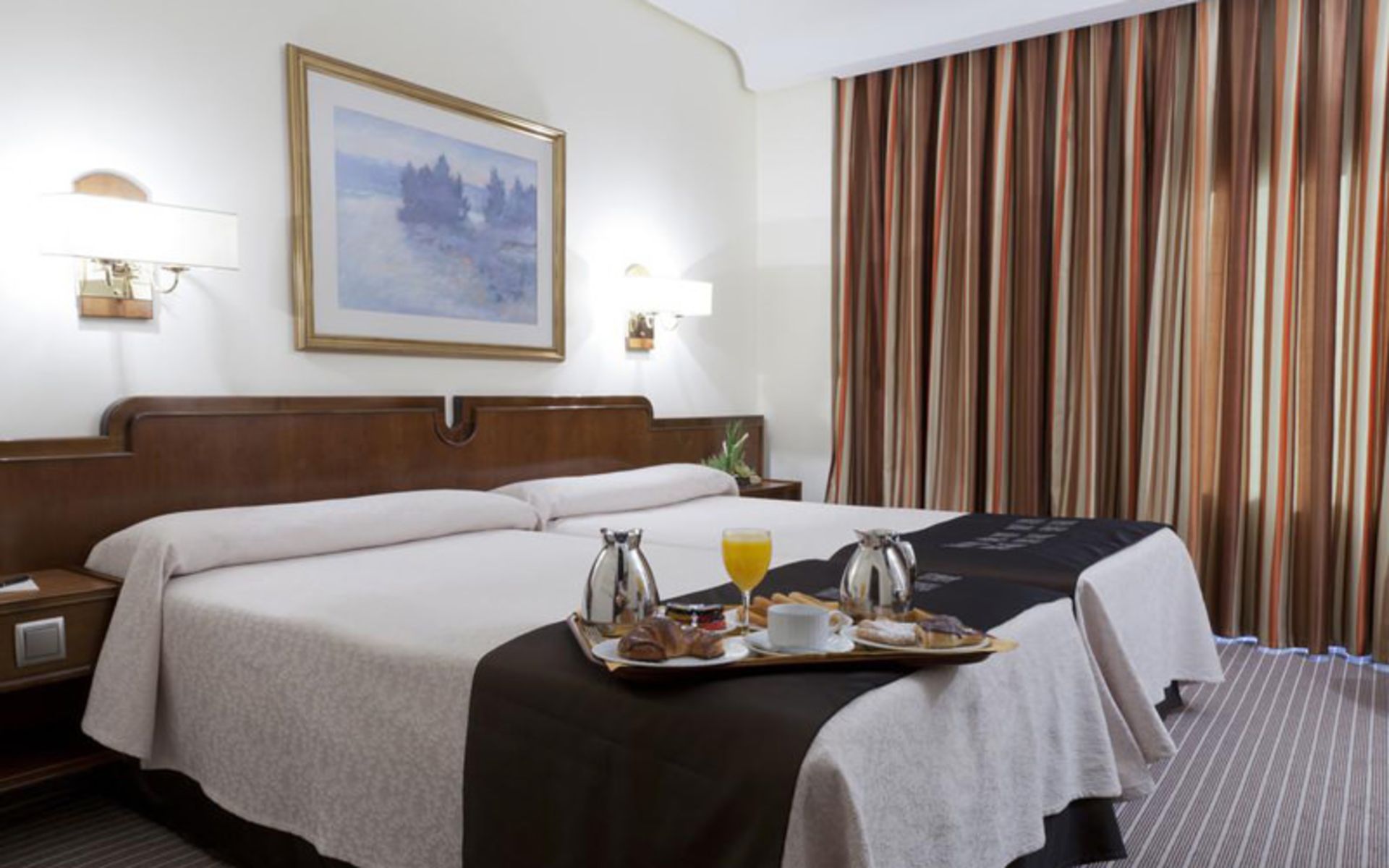 هتل لیابنی (Hotel Liabeny)