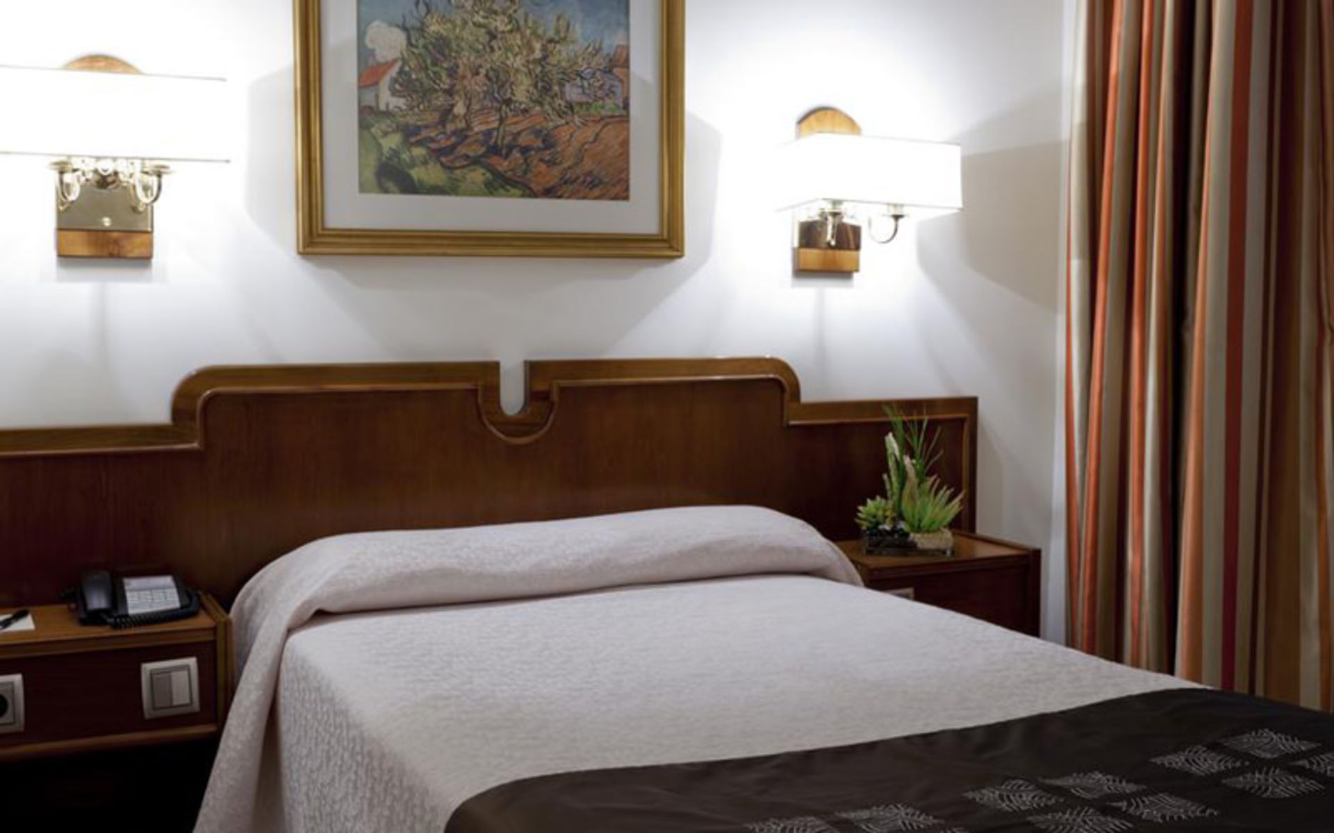 هتل لیابنی (Hotel Liabeny)