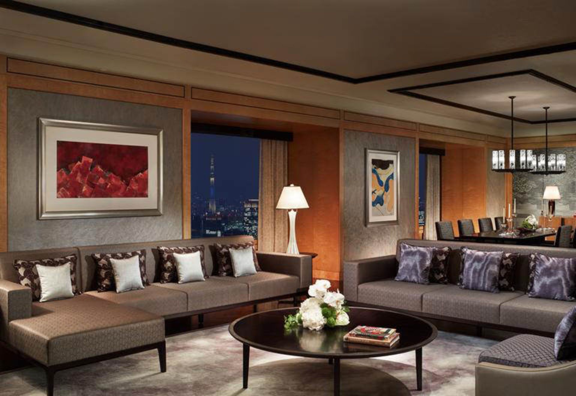 هتل ریتز کارلتون (The Ritz-Carlton)