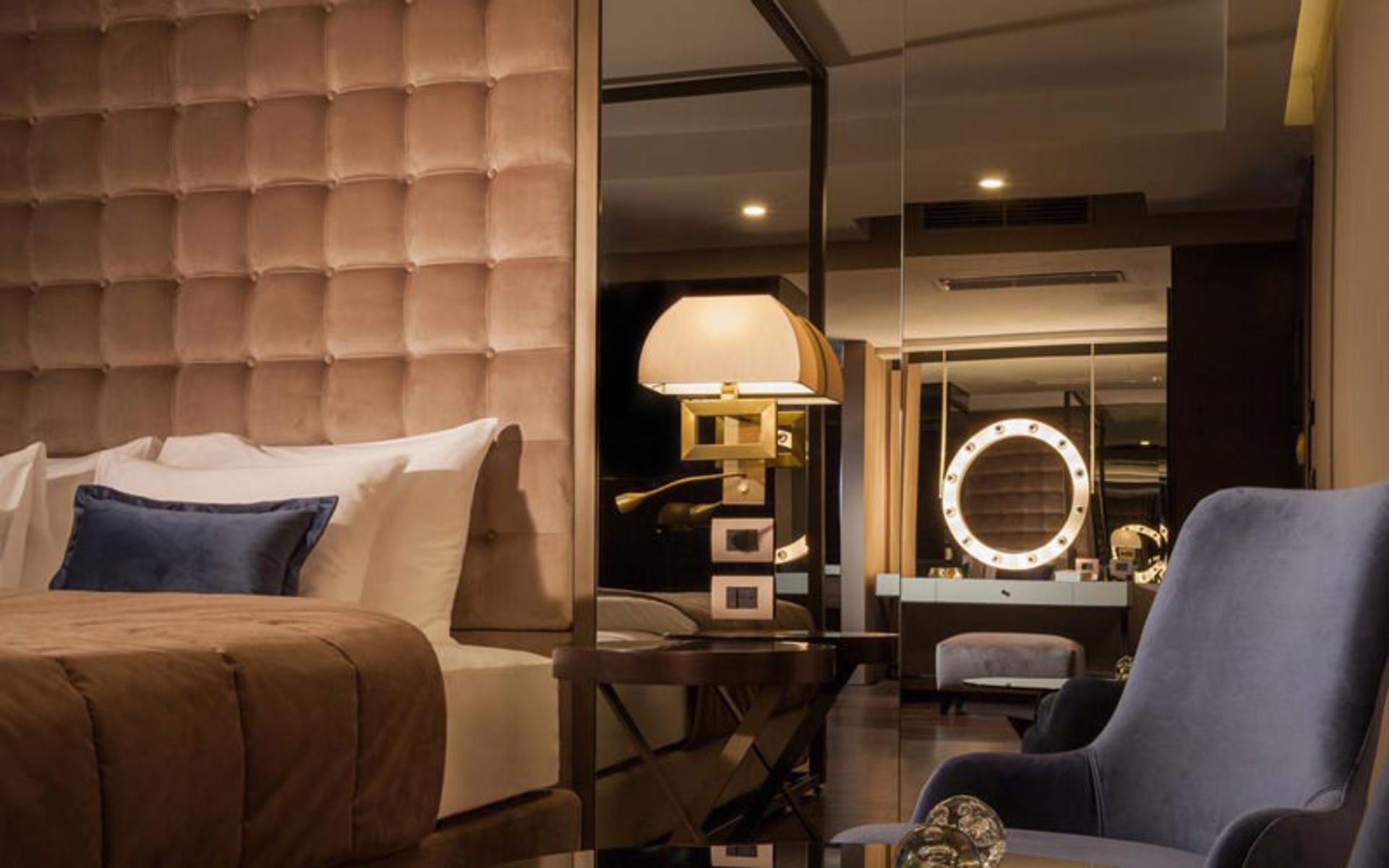 هتل سنت تن (SAINT TEN Hotel)