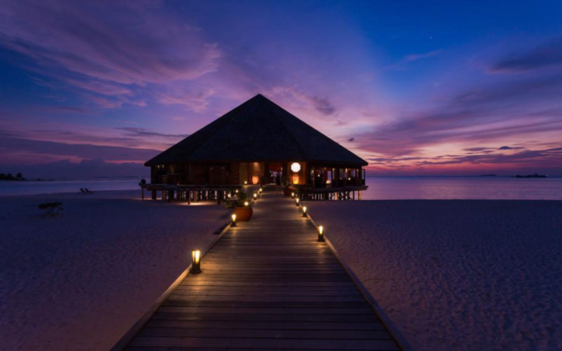 هتل مرو اسپا اند ریزورت (Meeru Island Resort & Spa)