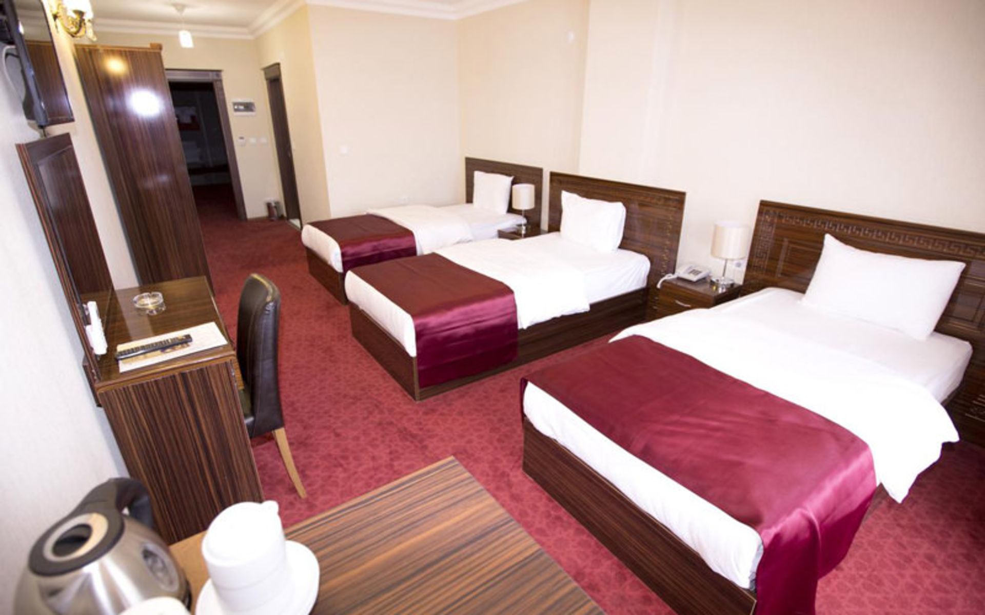 هتل رسمینا (Resmina Hotel)