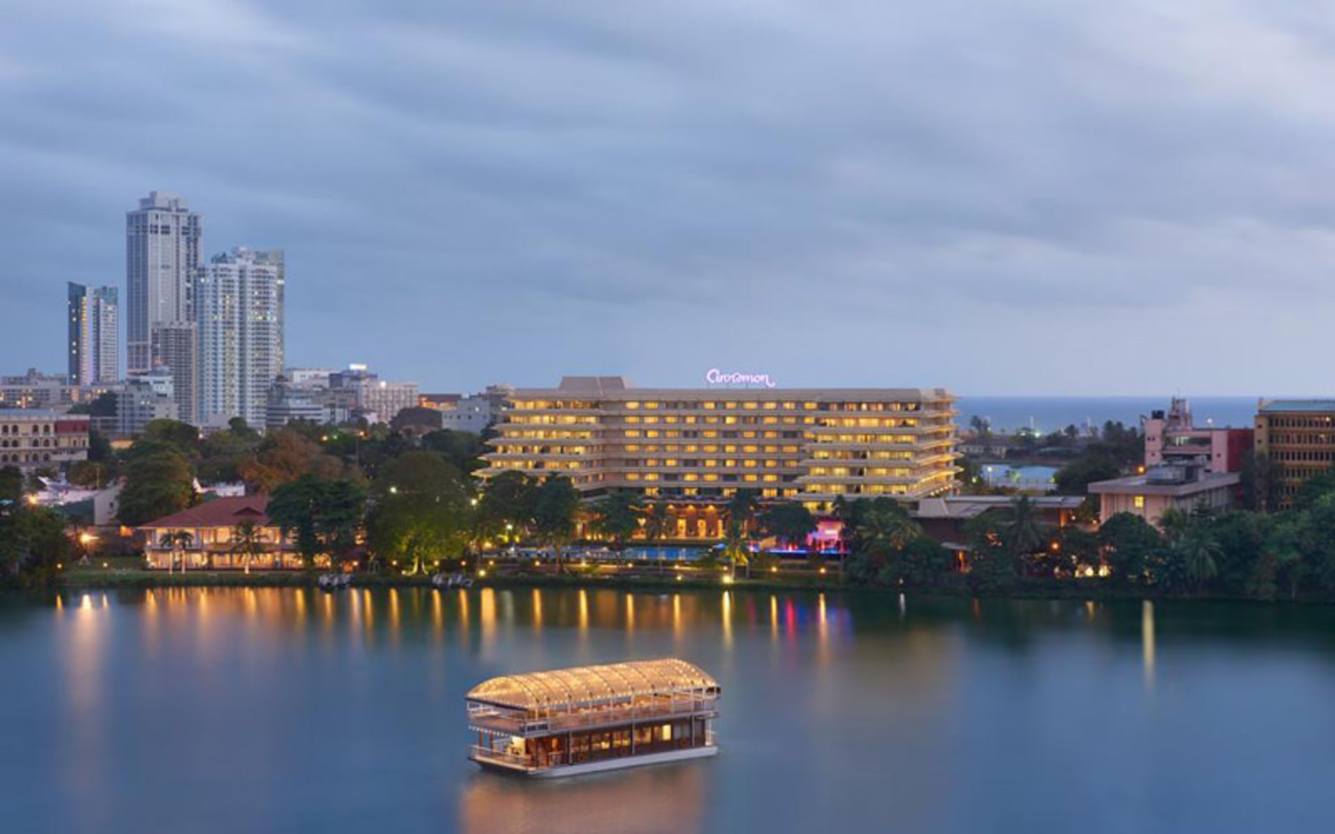 هتل سینامون لیک ‌ساید (Cinnamon Lakeside)