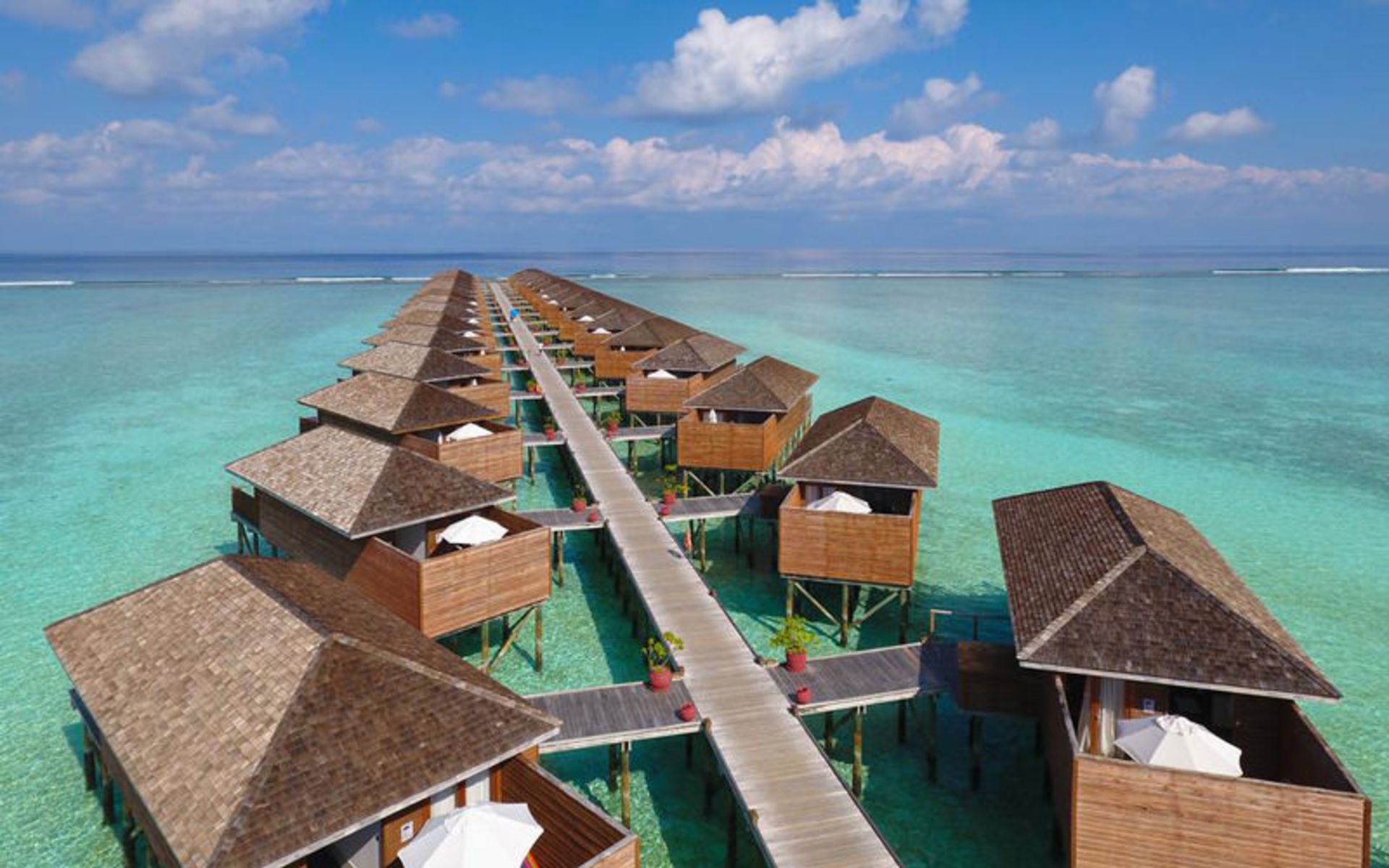 هتل مرو اسپا اند ریزورت (Meeru Island Resort & Spa)