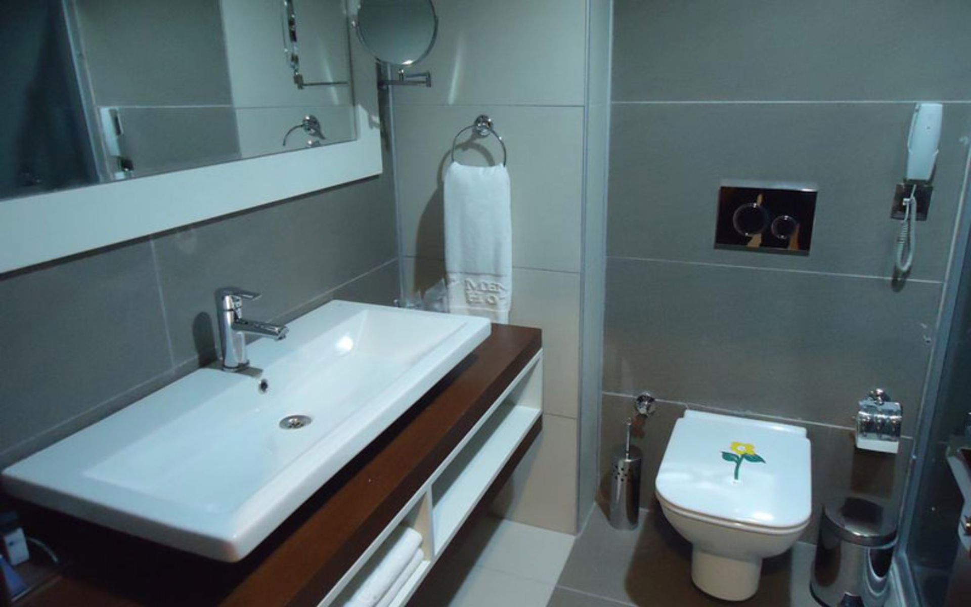 هتل منوآ (Menua Hotel)
