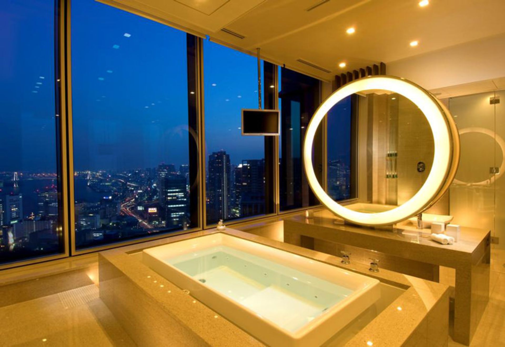 هتل کونراد (Conrad Tokyo)