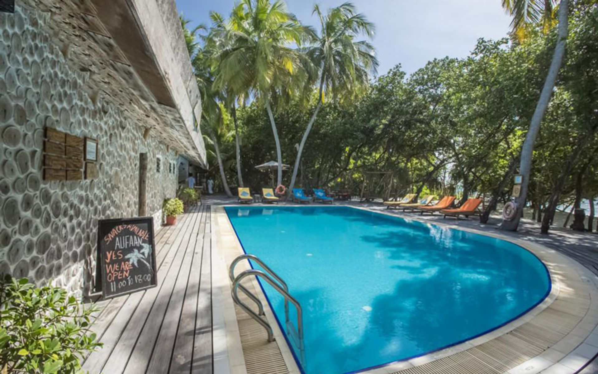 هتل ردی بیج ریزورت (Reethi Beach Resort)