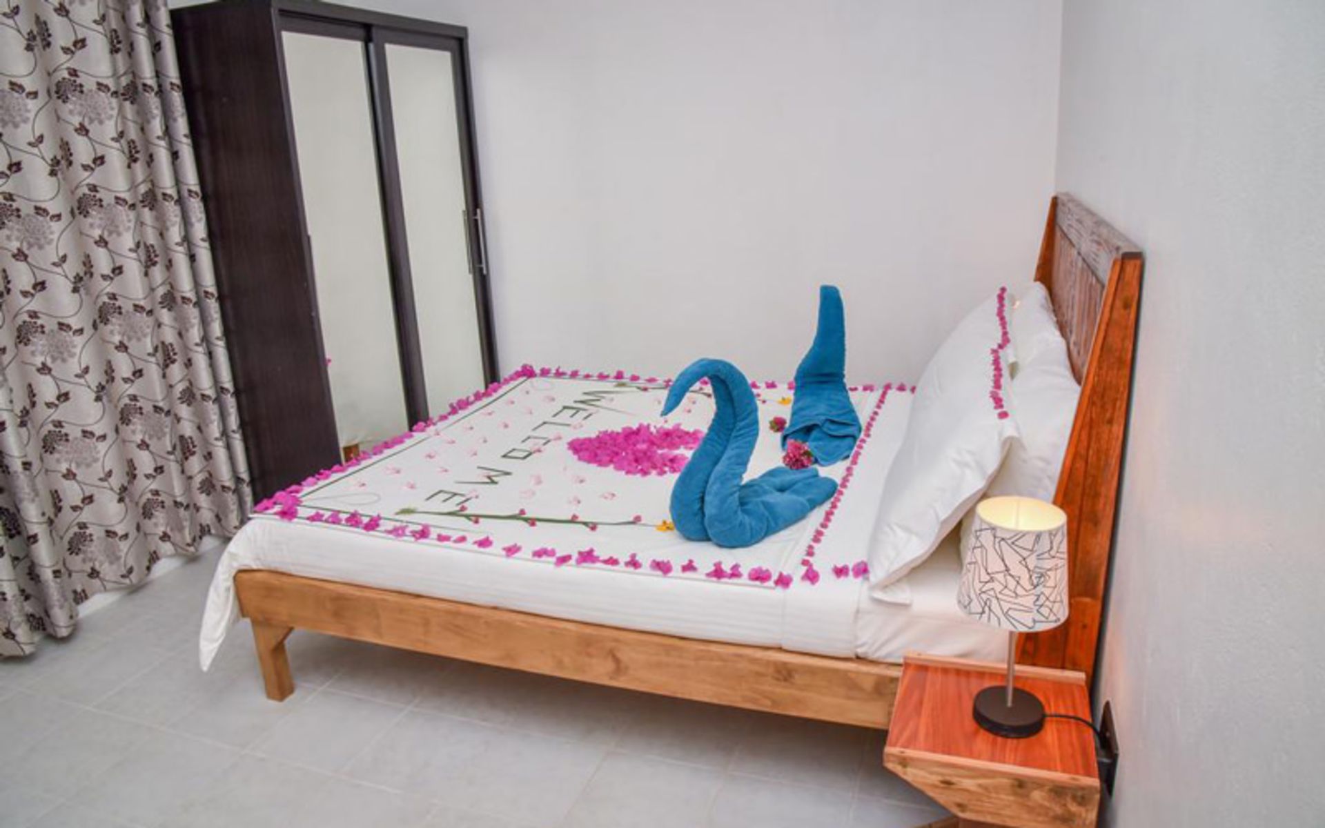 هتل ایدا بیچ (Ithaa Beach Maldives)