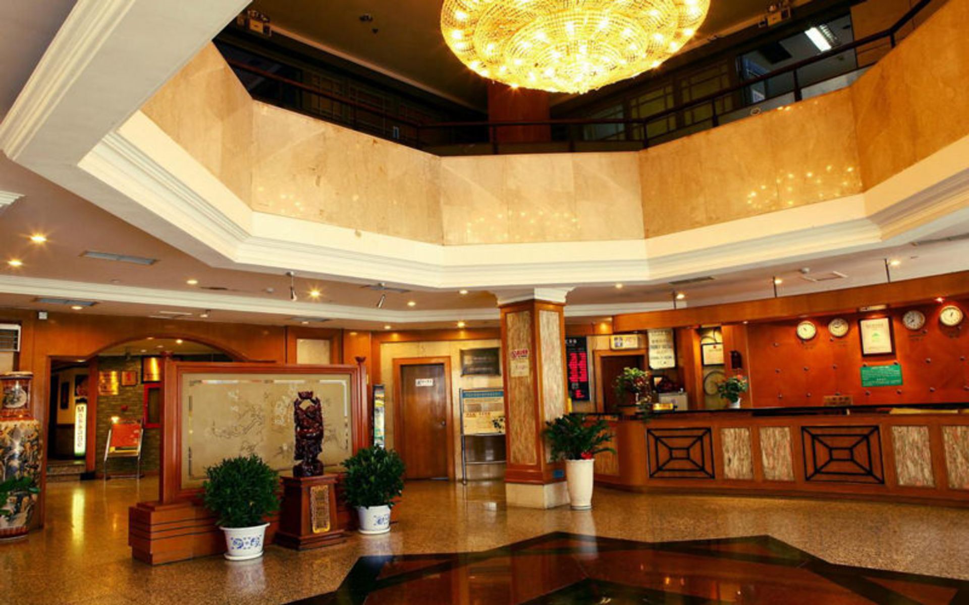 هتل فار ایست (Far East Hotel)