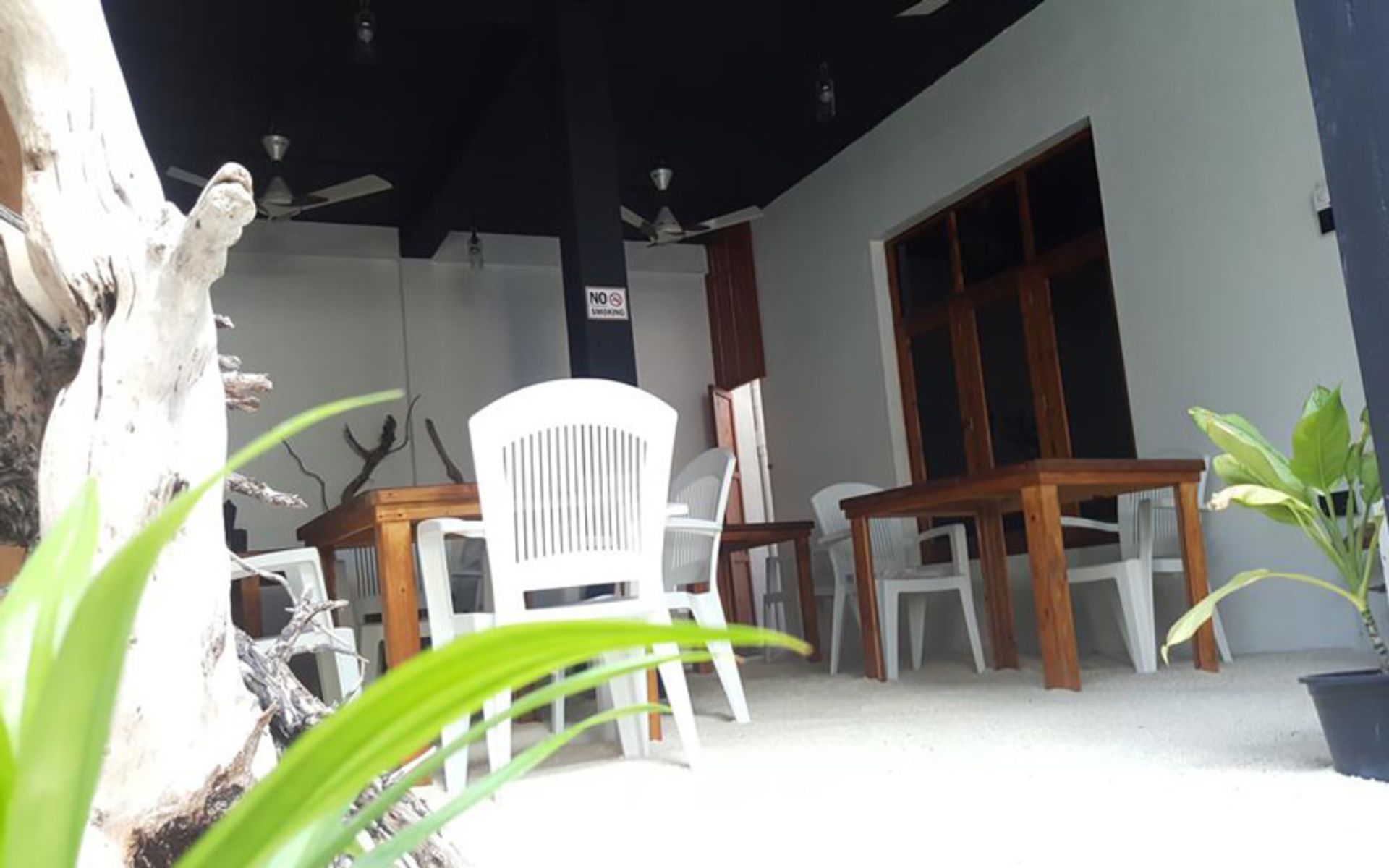 هتل ایدا بیچ (Ithaa Beach Maldives)