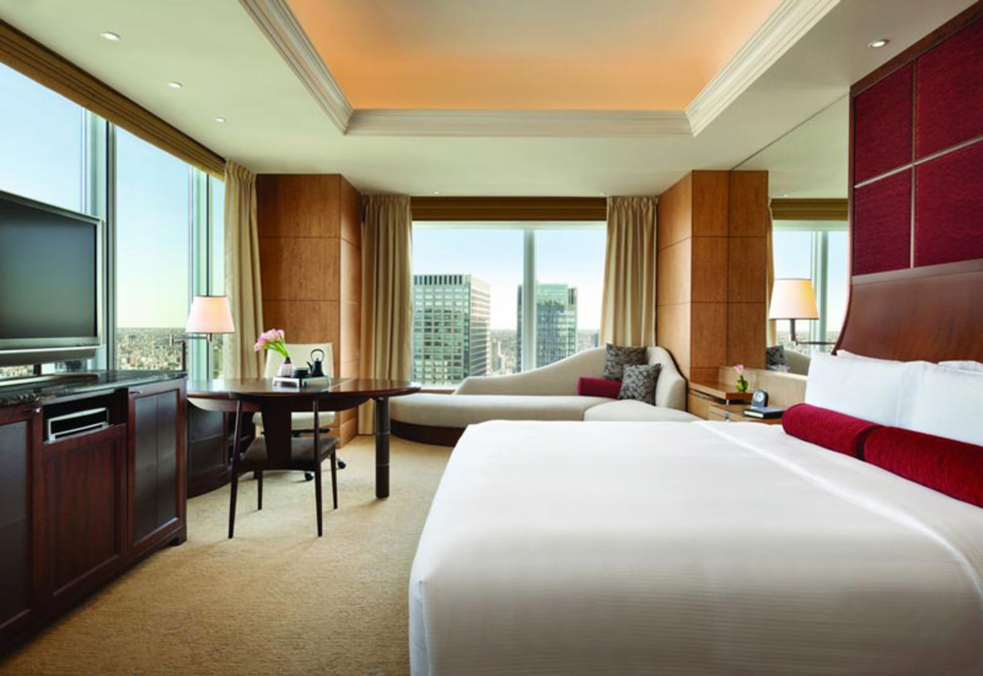 هتل شانگری لا (Shangri-La Hotel)