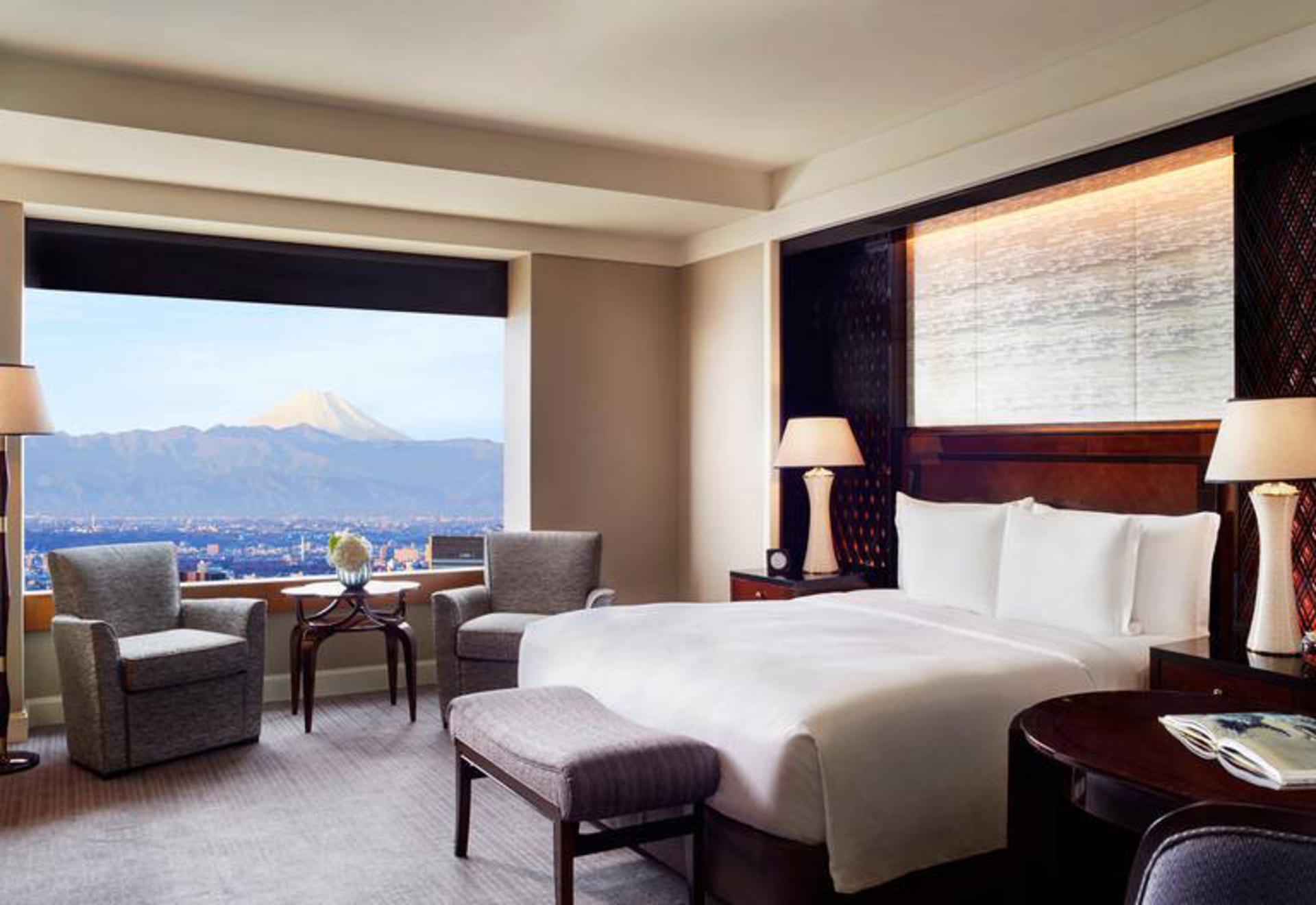 هتل ریتز کارلتون (The Ritz-Carlton)