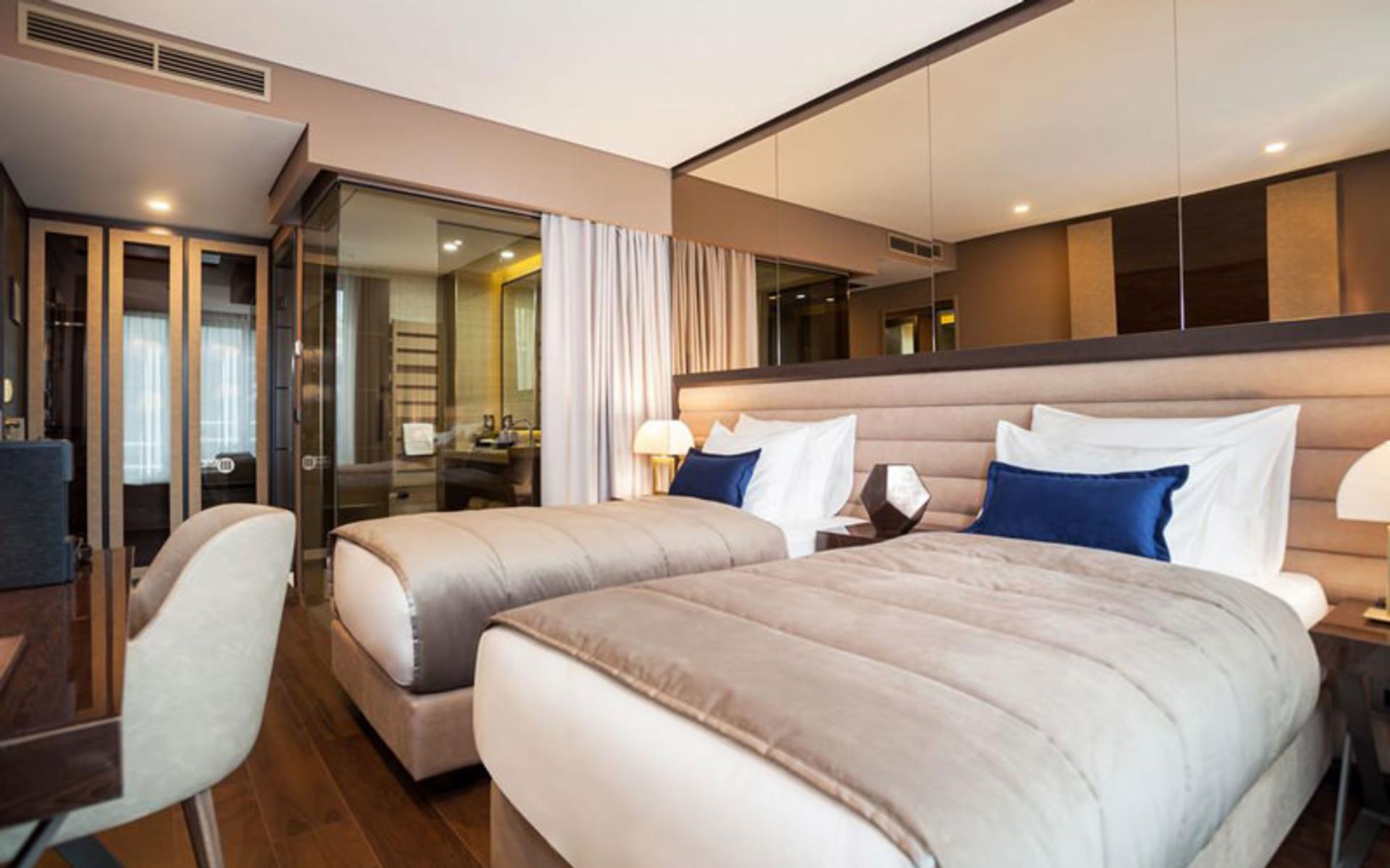 هتل سنت تن (SAINT TEN Hotel)