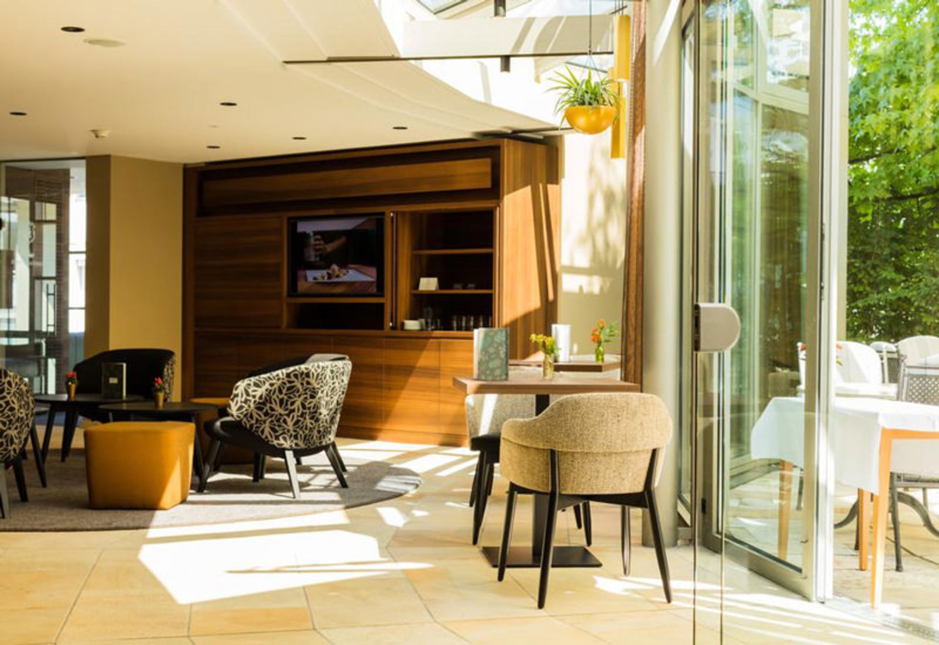 هتل انگیمات سیتی-گاردن (Engimatt City-Gardenhotel)