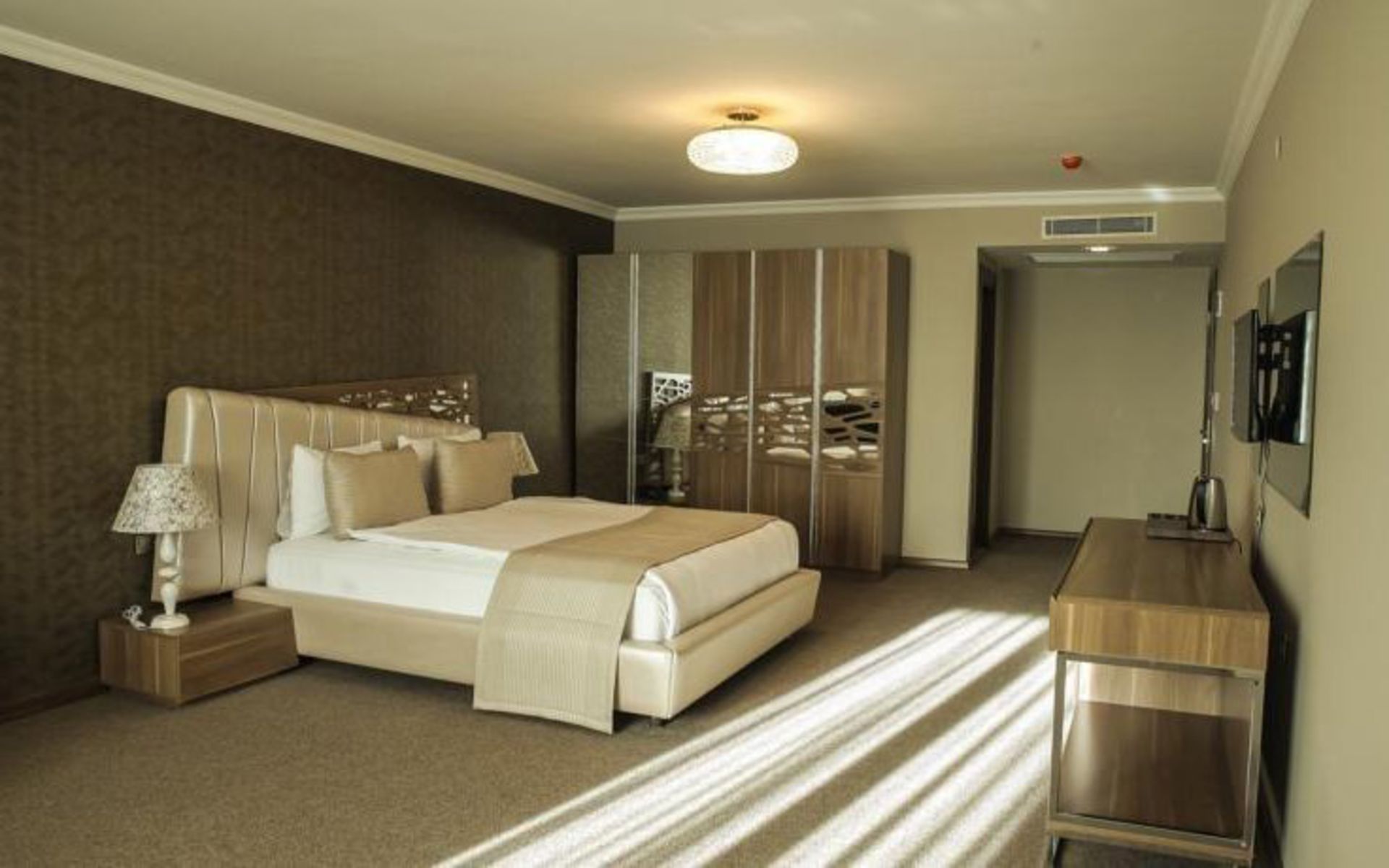 هتل رویال میلانو (Royal Milano Hotel)