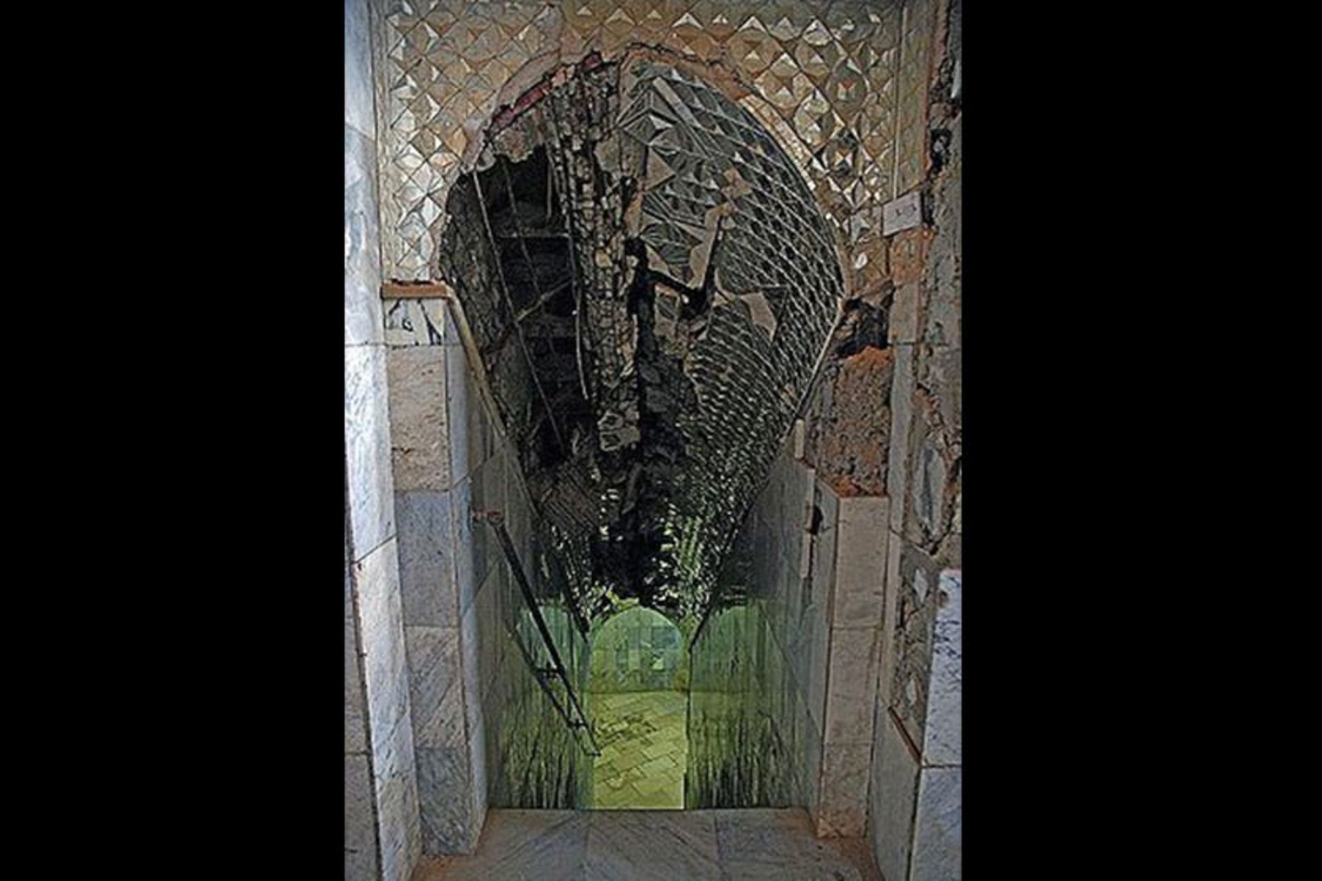 سرداب غیبت 