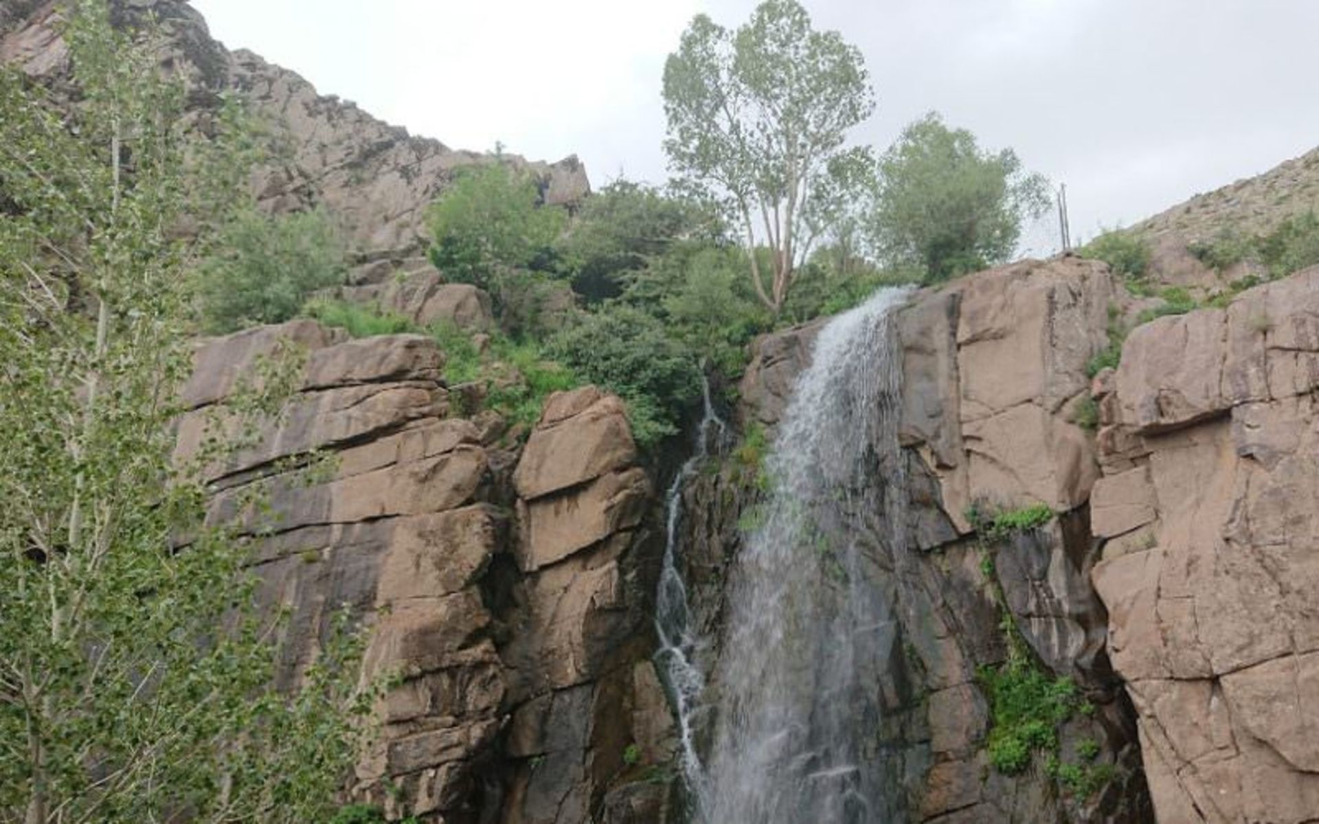 آبشار گنجنامه