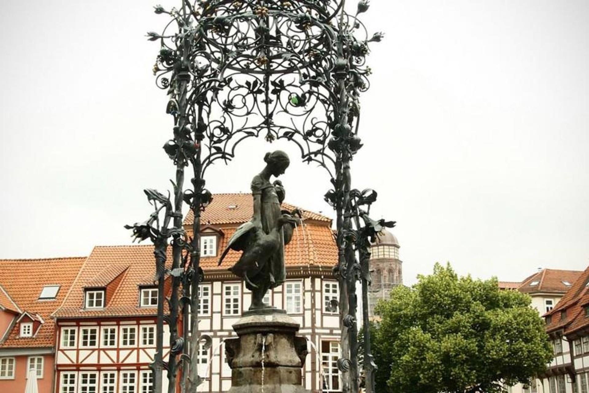 مجسمه مادر غاز