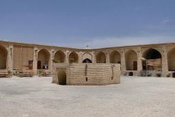 کاروانسرای میبد