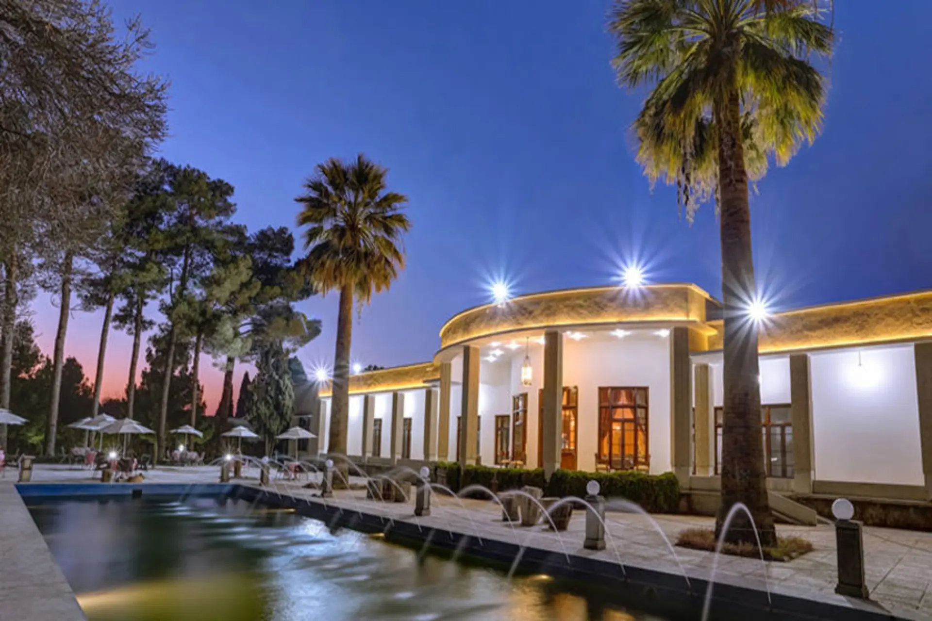 هتل آپادانا تخت جمشید