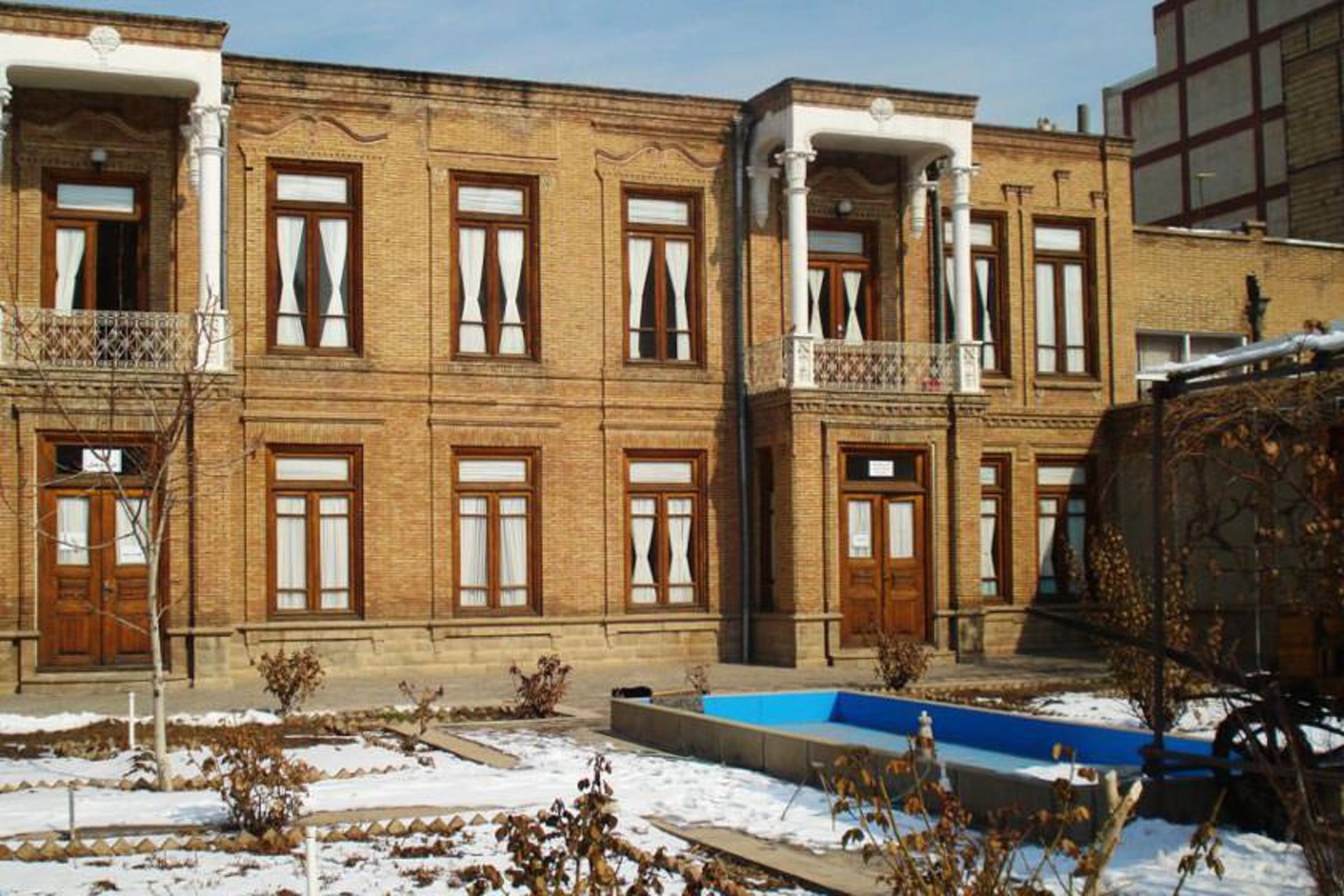 خانه لاله ای 