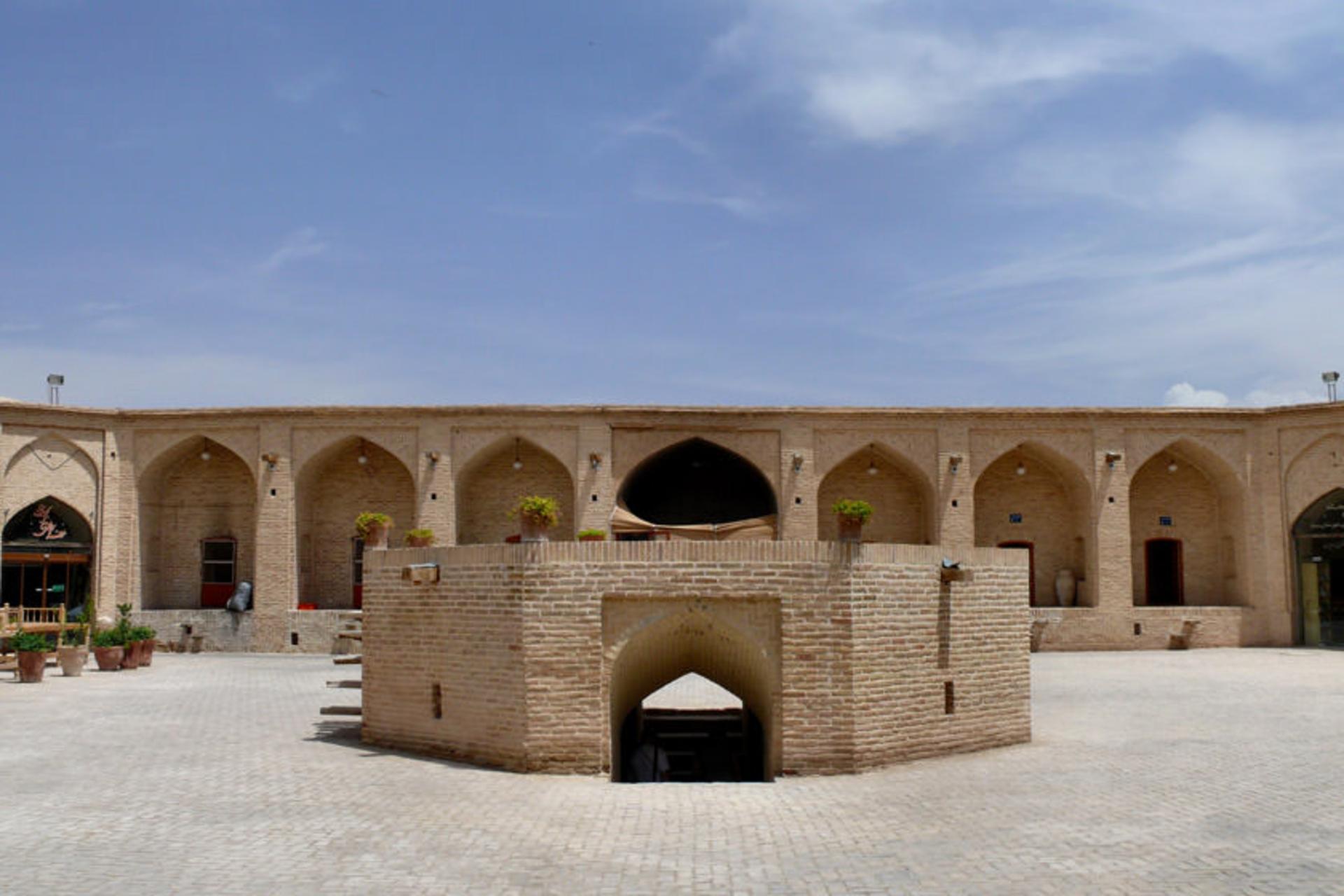 کاروانسرای میبد