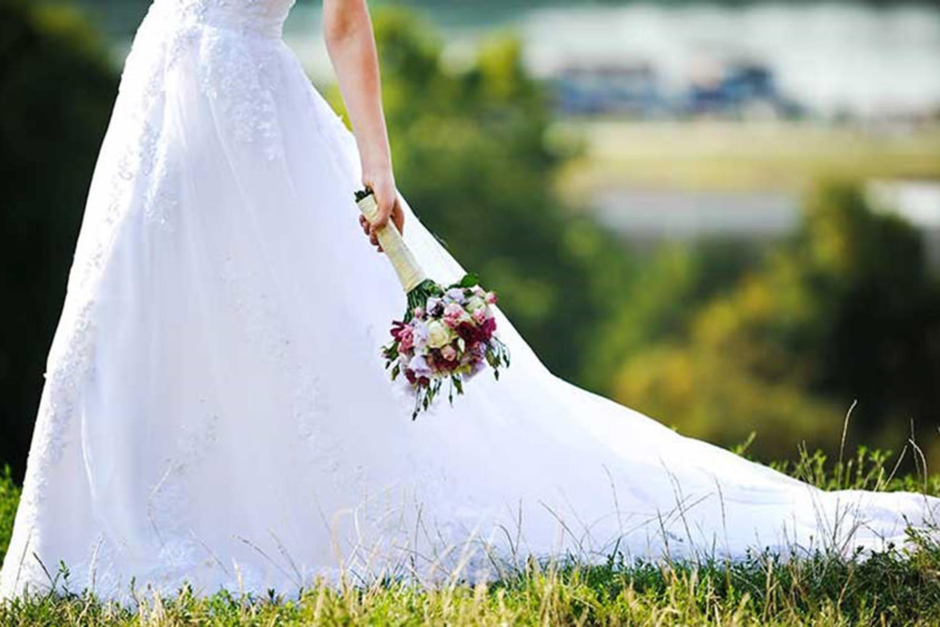 لباس عروس بگیرید