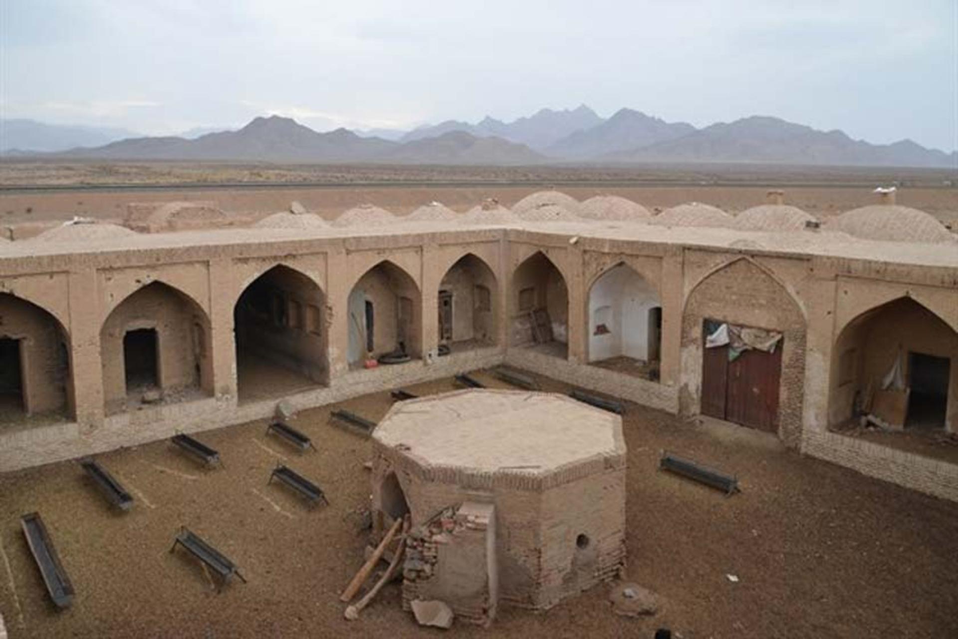کاروانسرا و برج ارجنان