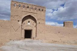 قلعه مهرپادین مهریز