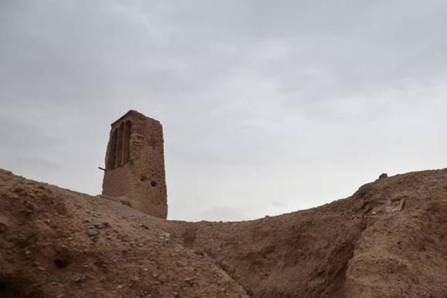 کاروانسرا و برج ارجنان