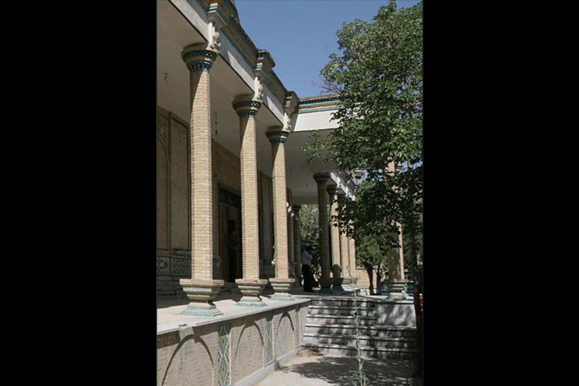 قلعه حاج وکیل (عمارت کلاه فرنگی)