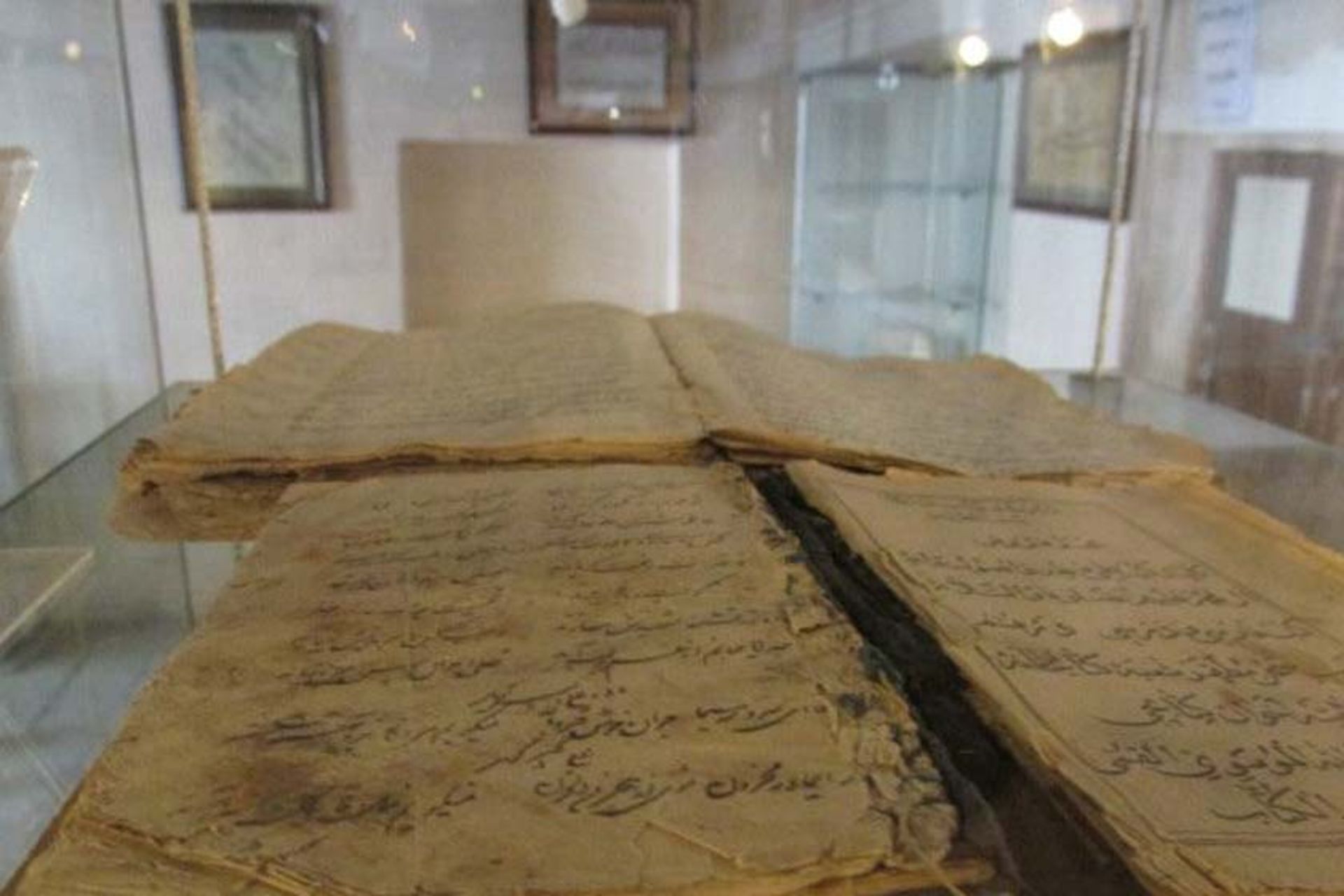 موزه تکیه فرمهین (موزه مردم شناسی فرمهین)