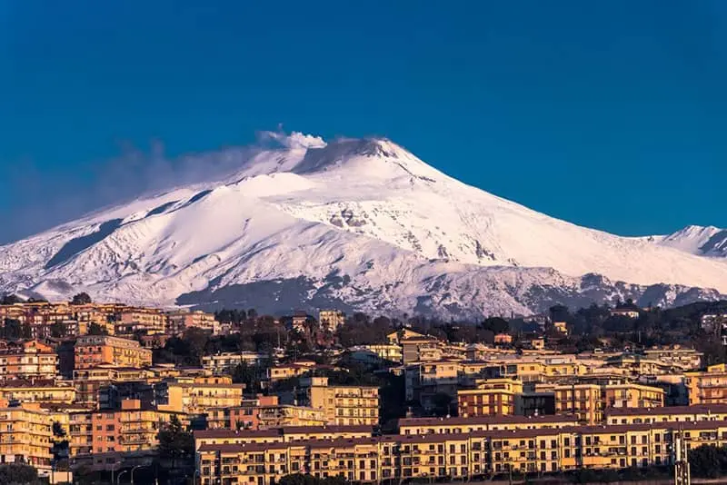 کوه اتنا
